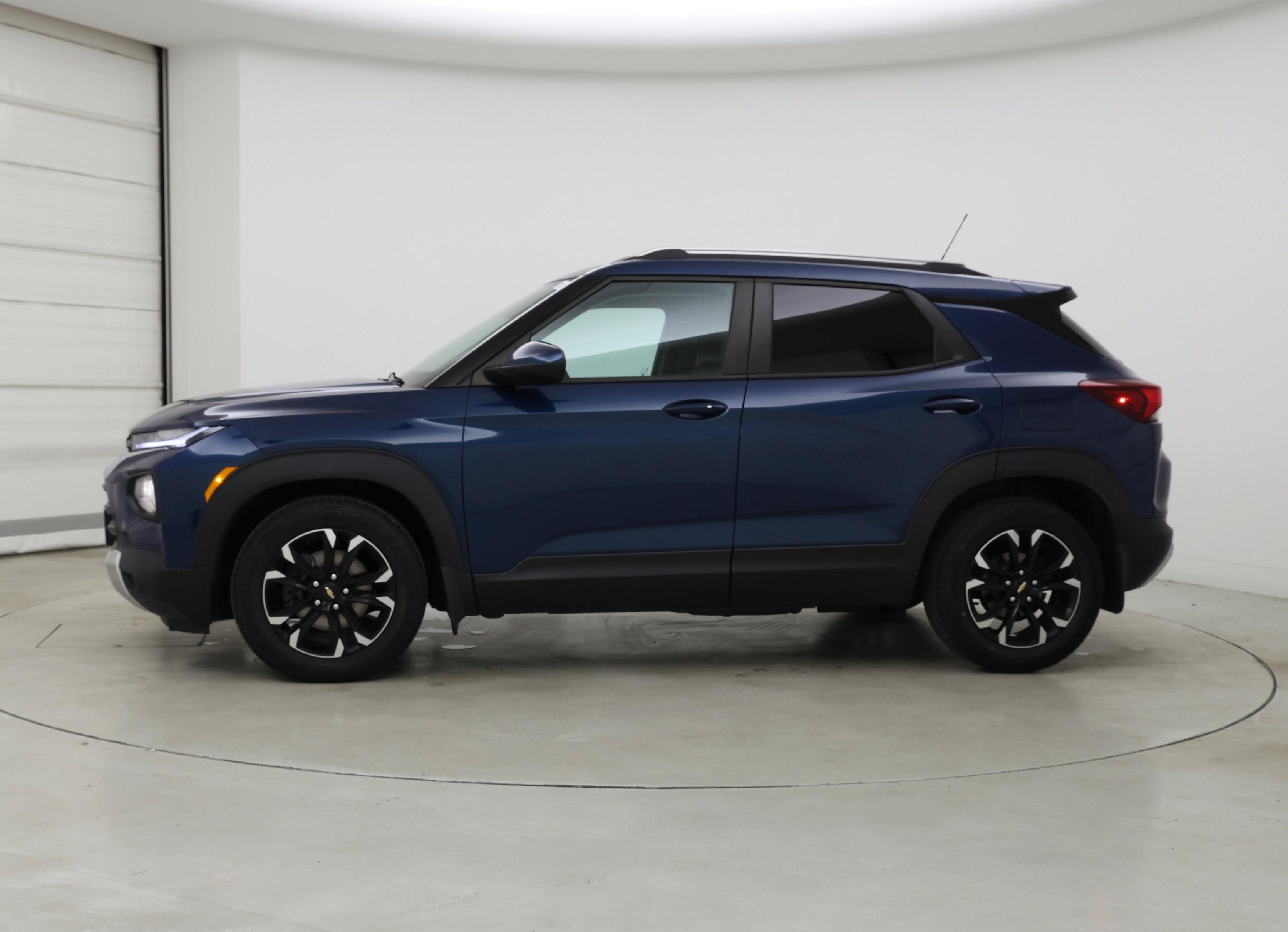Thumbnail: 2021 Chevrolet TrailBlazer - 3