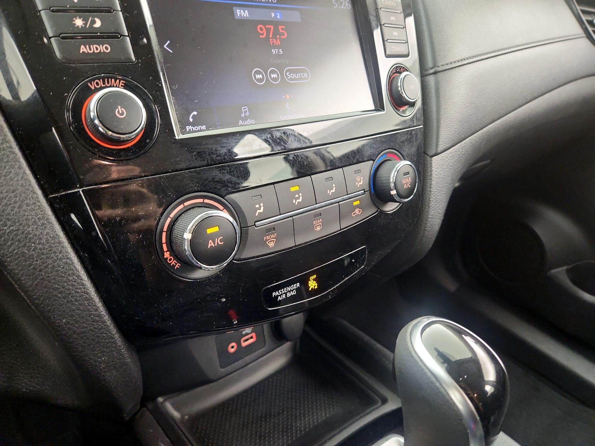Thumbnail: 2019 Nissan Rogue - 16