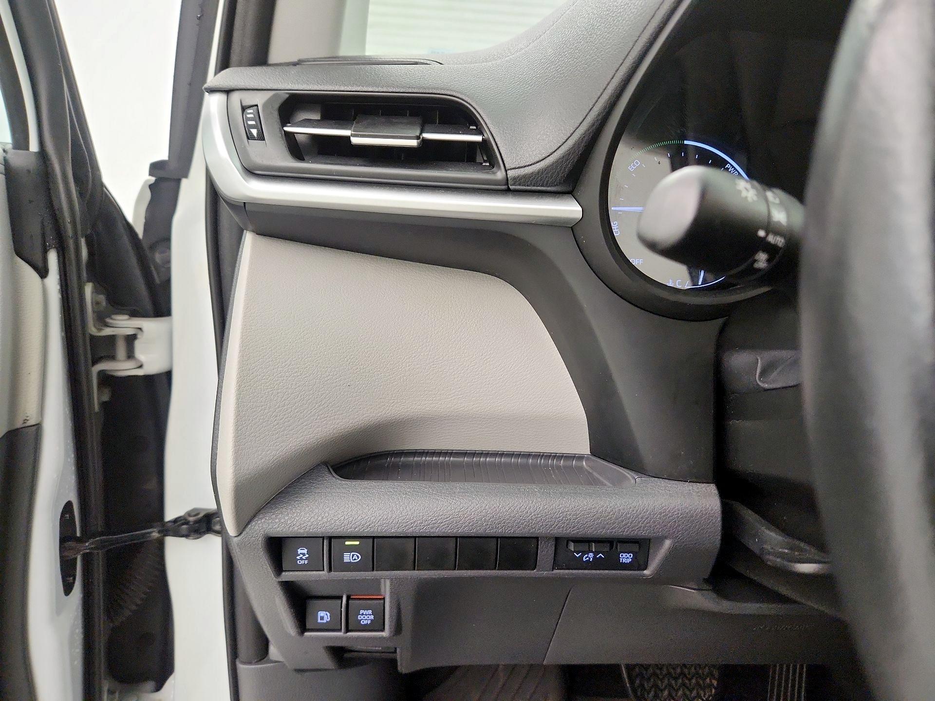 Thumbnail: 2021 Toyota Sienna - 13