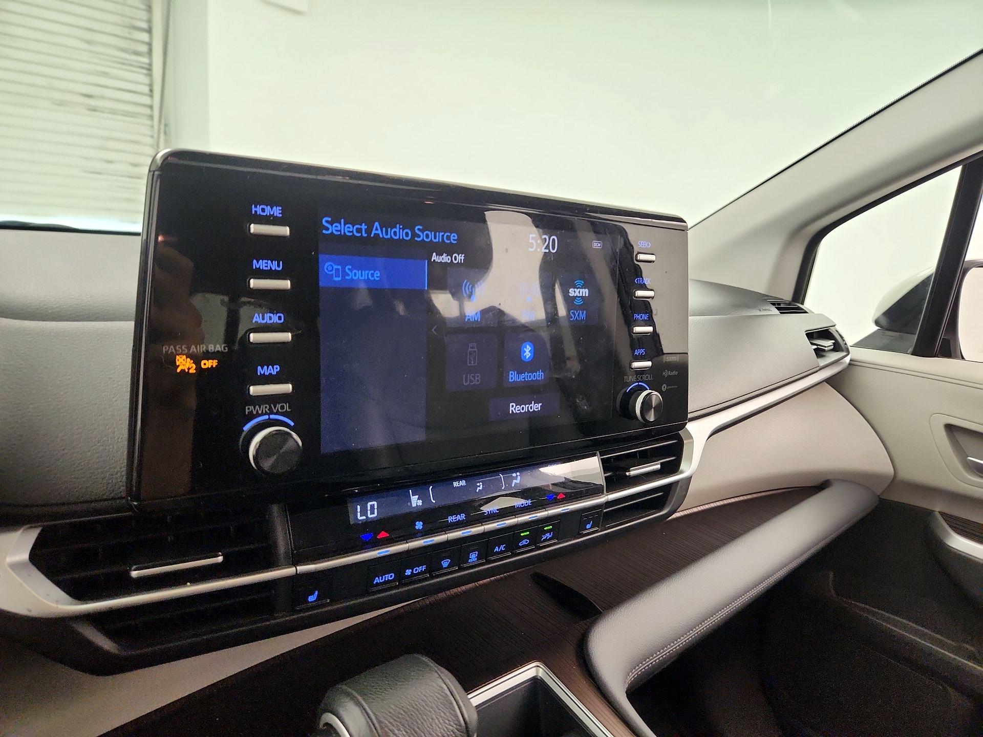 Thumbnail: 2021 Toyota Sienna - 15