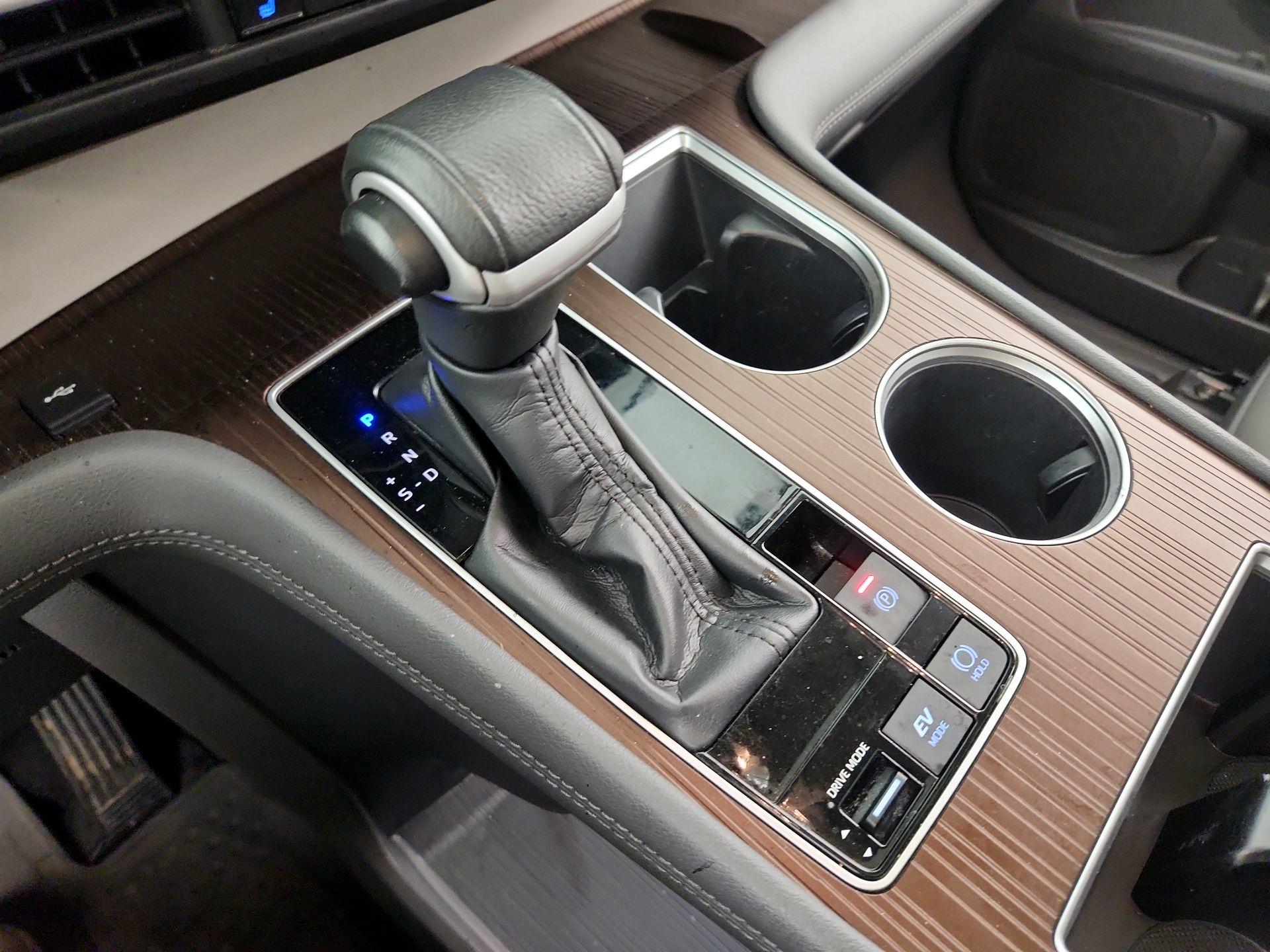 Thumbnail: 2021 Toyota Sienna - 17