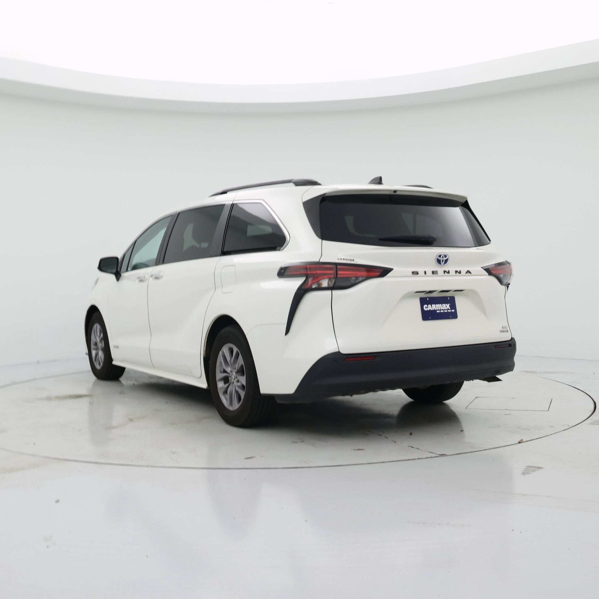 Thumbnail: 2021 Toyota Sienna - 2