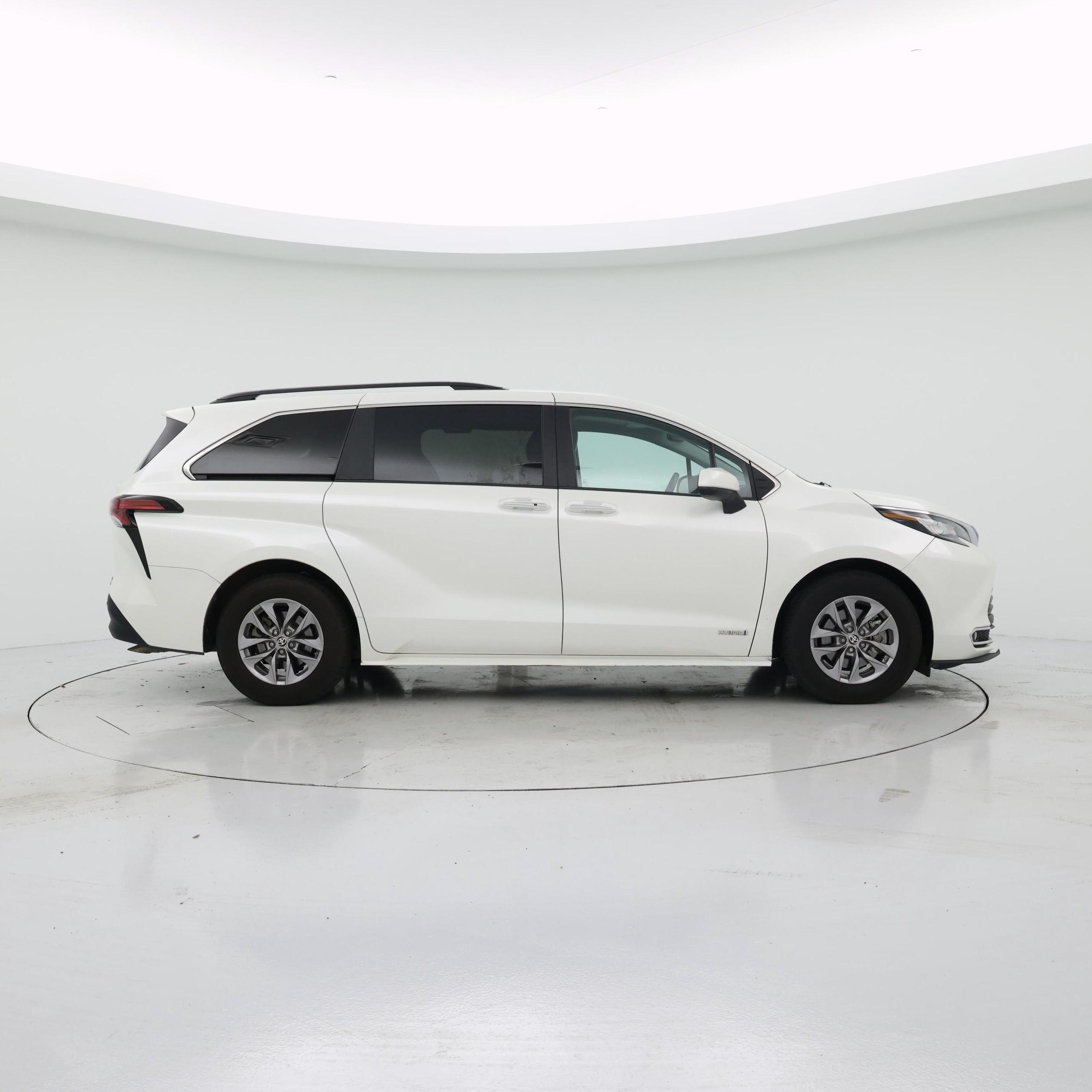 Thumbnail: 2021 Toyota Sienna - 7