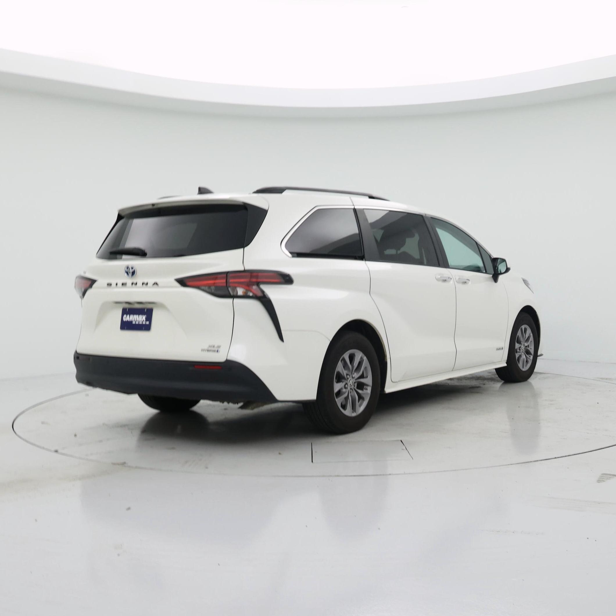 Thumbnail: 2021 Toyota Sienna - 8