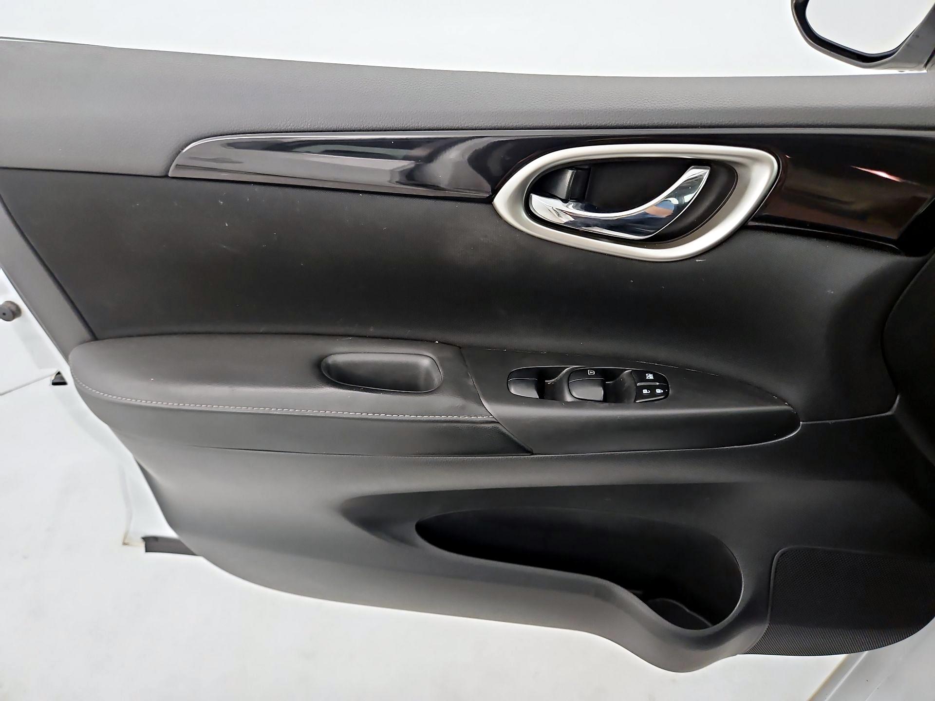 Thumbnail: 2018 Nissan Sentra - 12