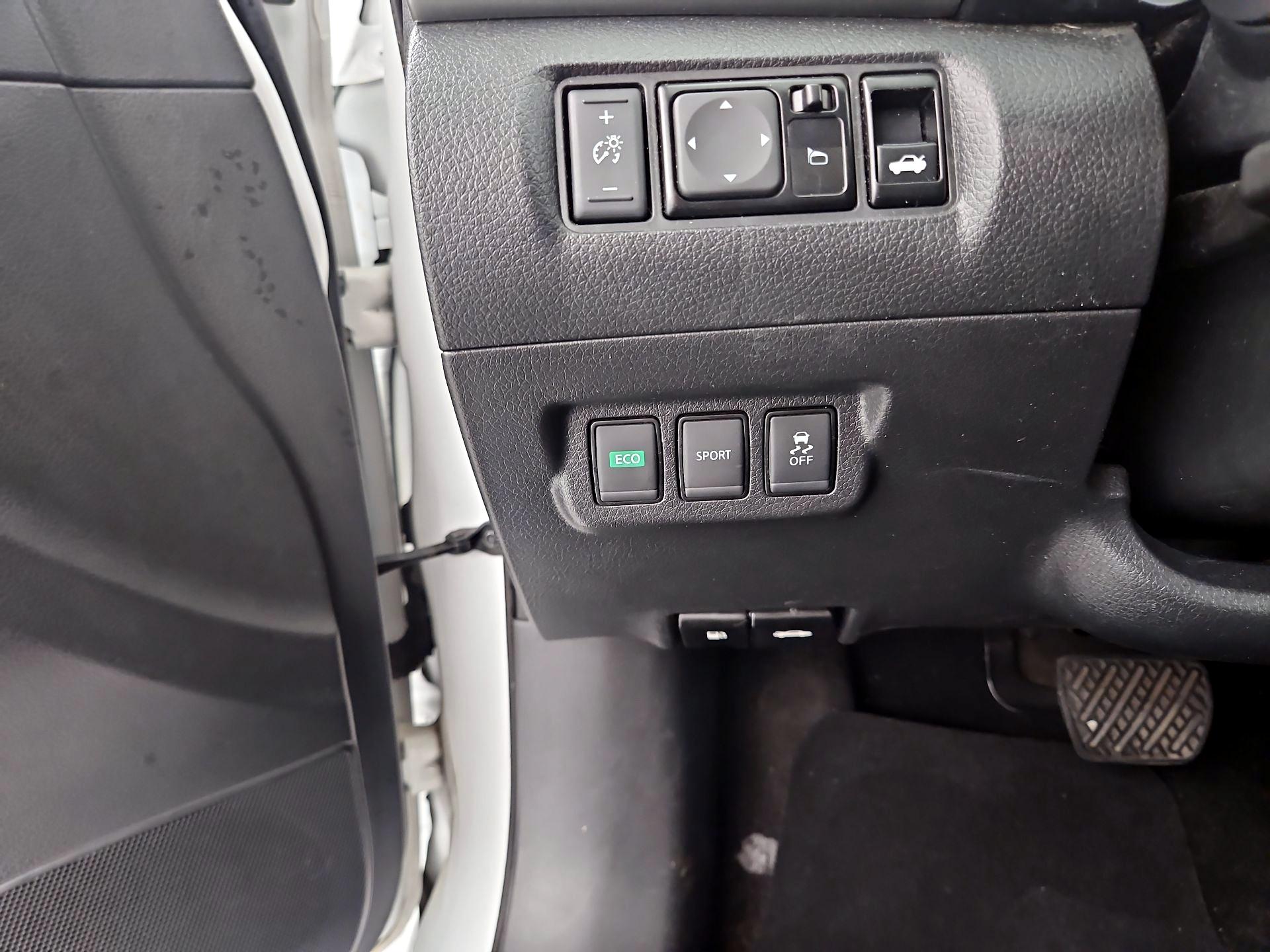 Thumbnail: 2018 Nissan Sentra - 13