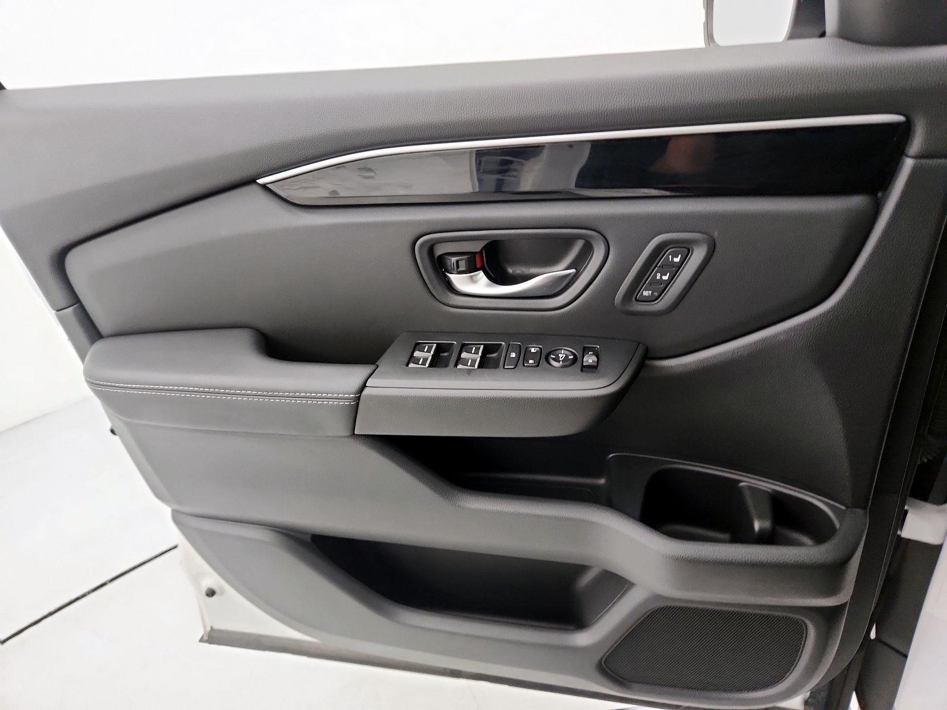 Thumbnail: 2024 Honda Pilot - 12