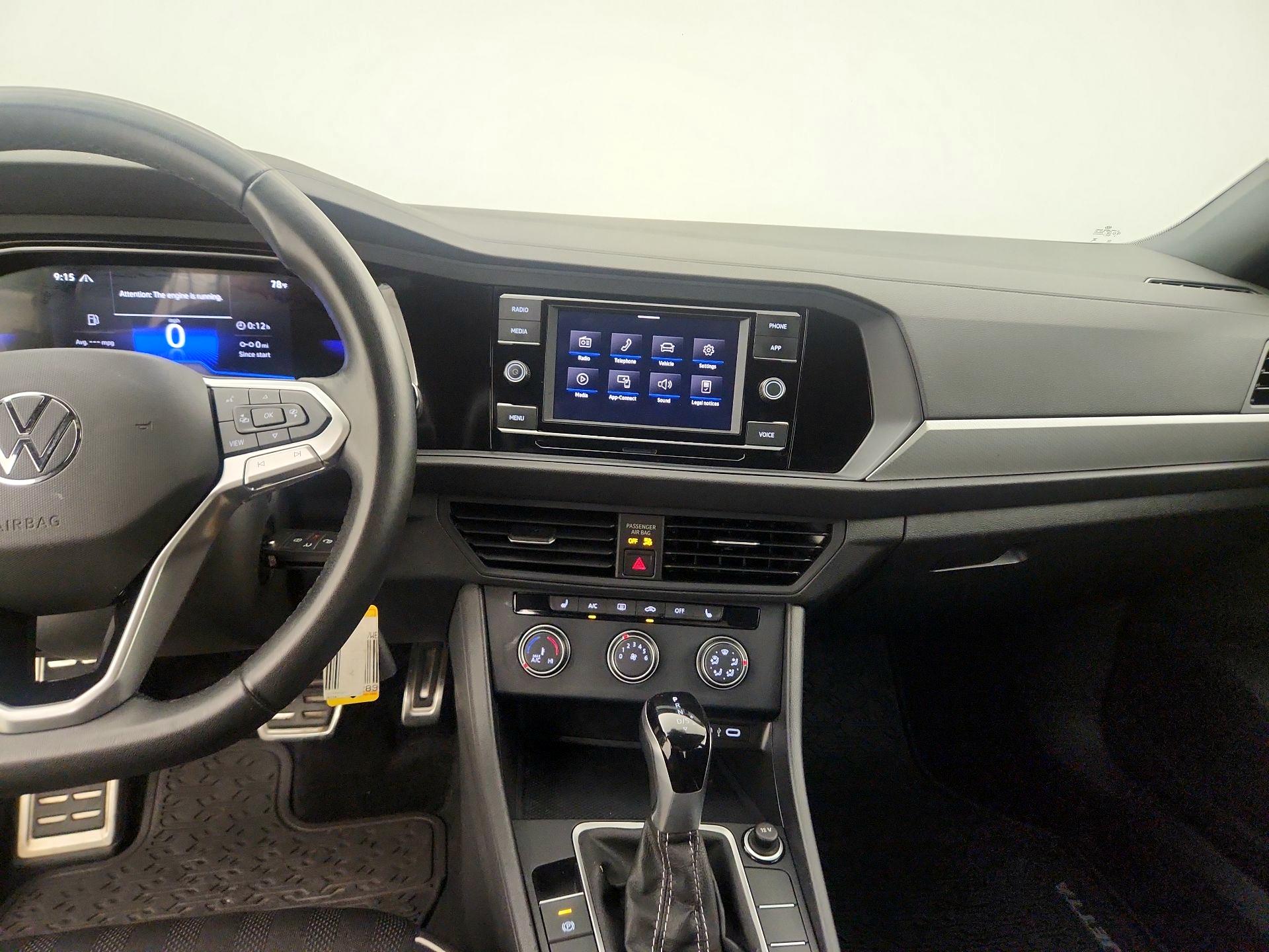 Thumbnail: 2024 Volkswagen Jetta - 9