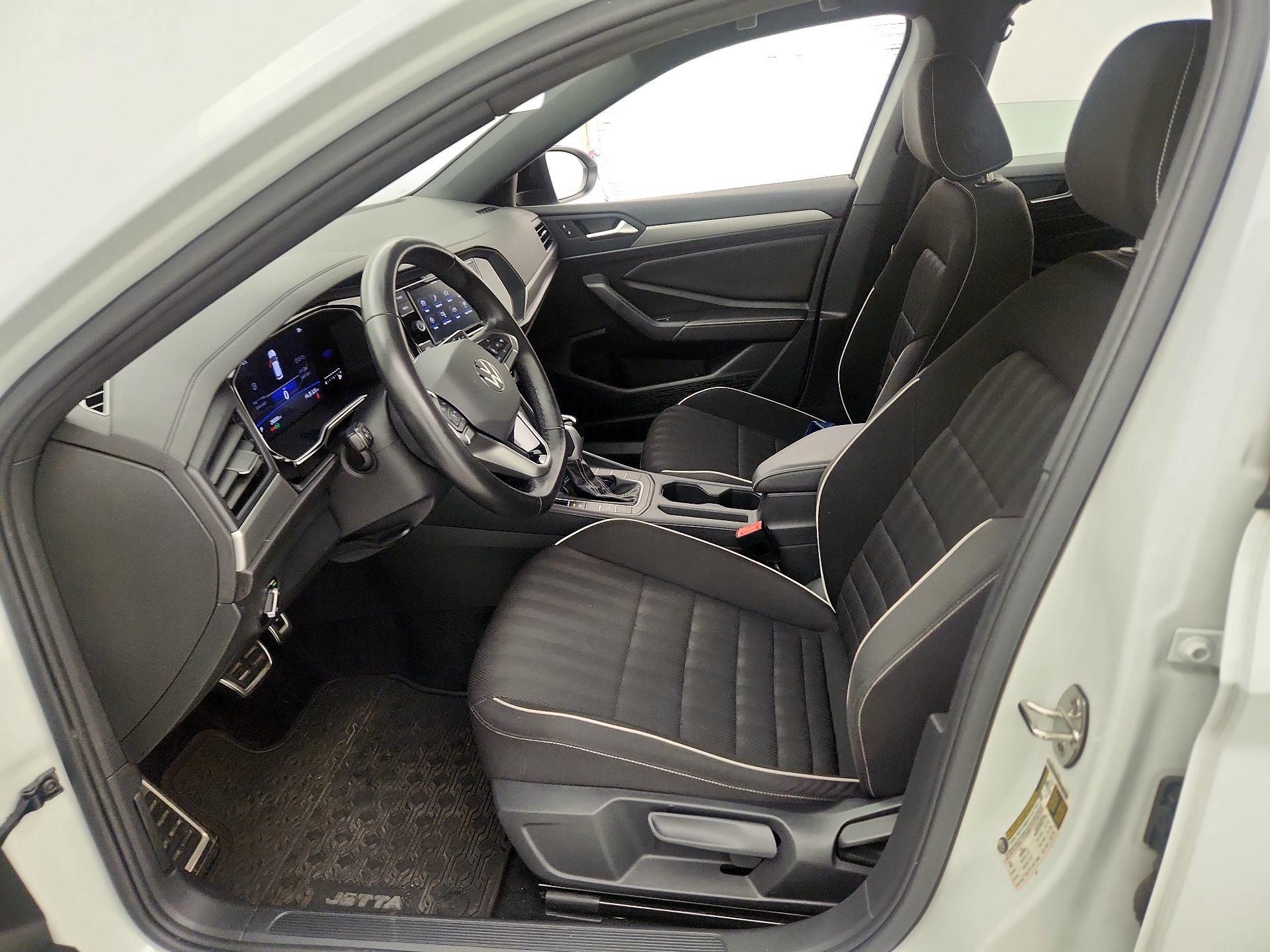 Thumbnail: 2024 Volkswagen Jetta - 11