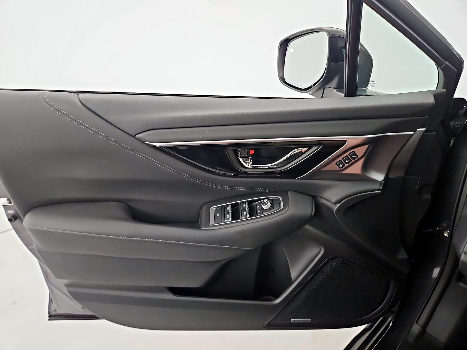 2025 Subaru Outback Limited - Photo 13