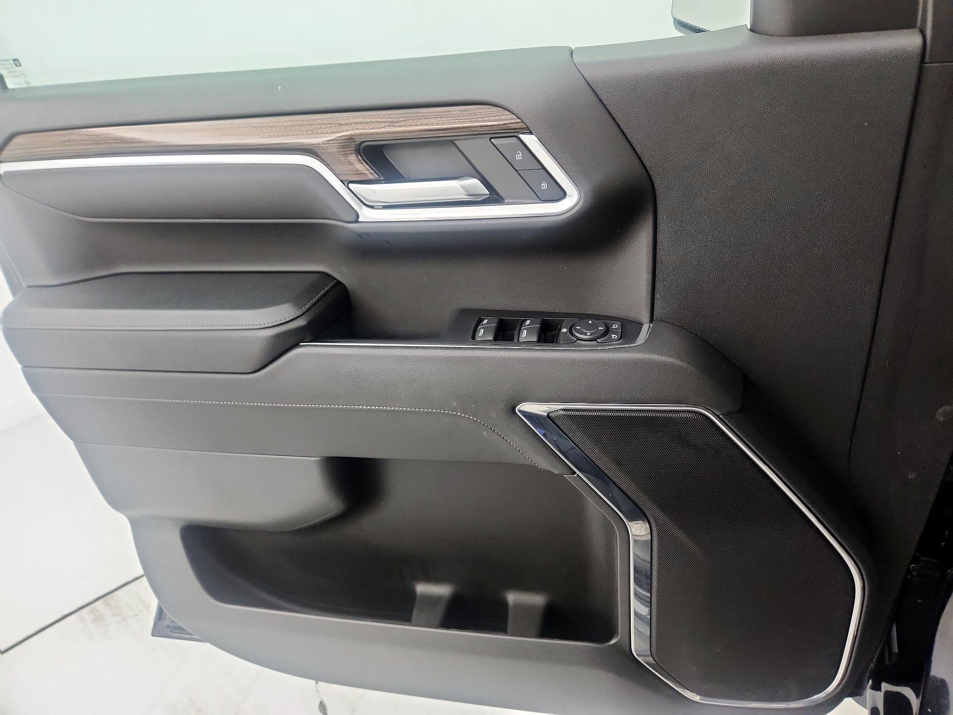Thumbnail: 2023 Chevrolet Silverado 1500 - 12