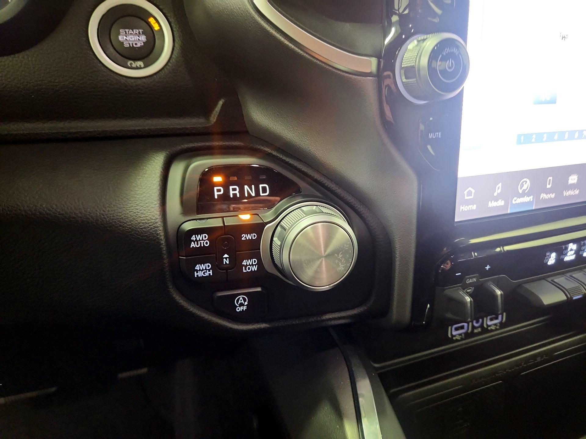 Thumbnail: 2025 RAM 1500 - 18