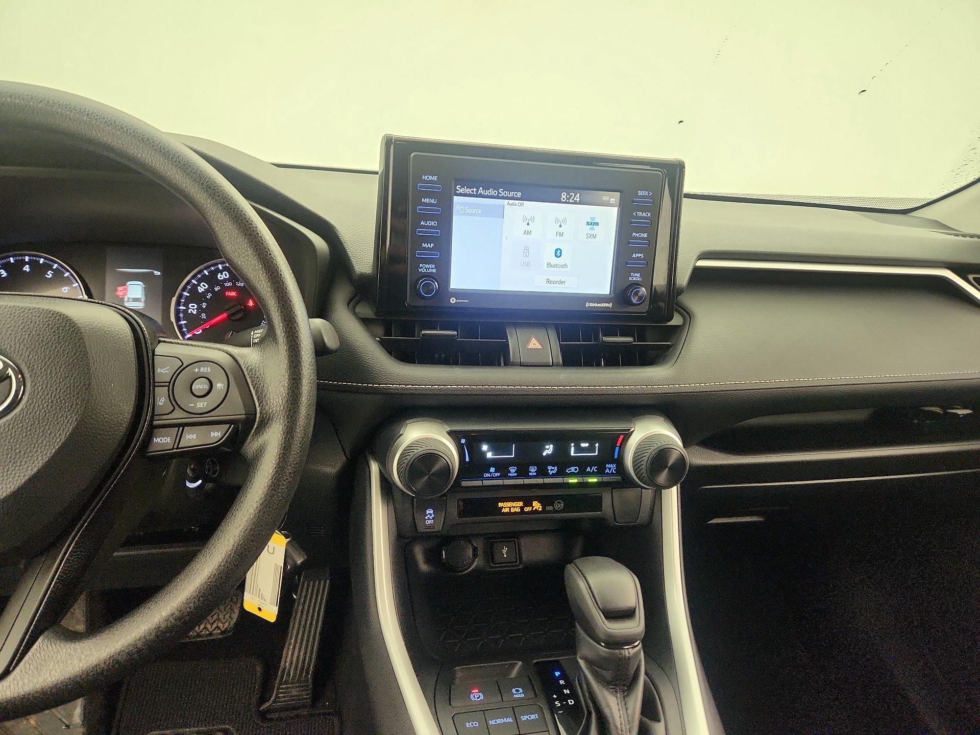 Thumbnail: 2021 Toyota RAV4 - 9