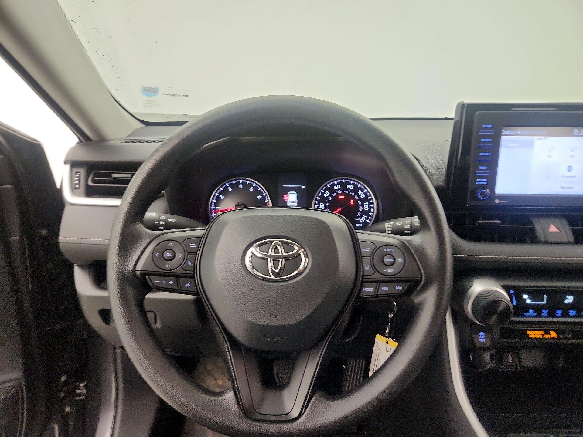 Thumbnail: 2021 Toyota RAV4 - 10