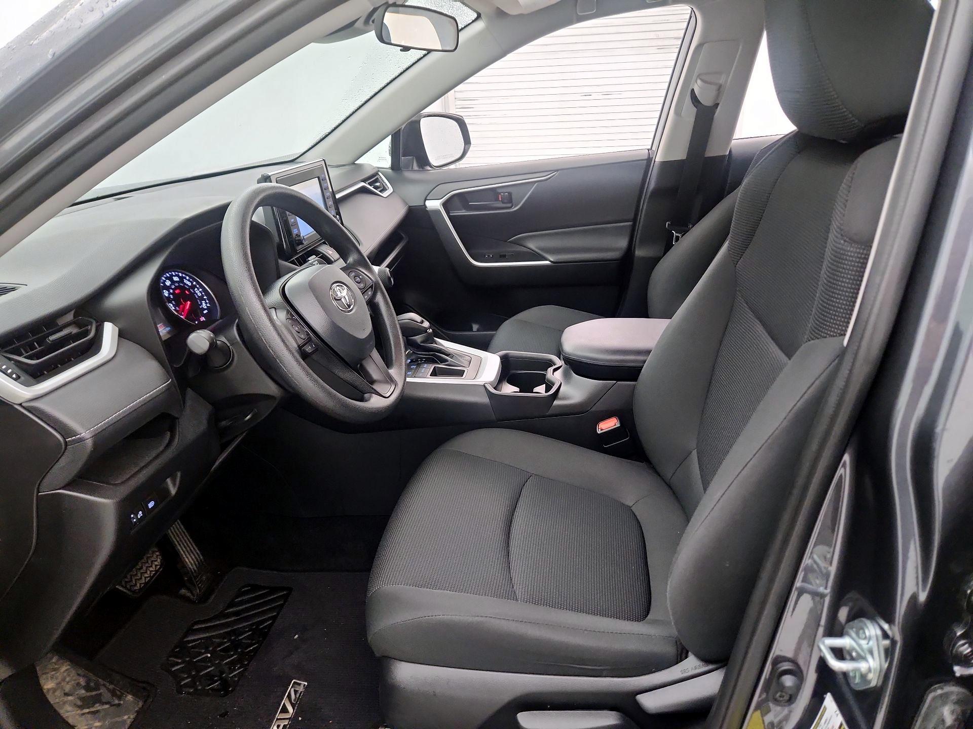 Thumbnail: 2021 Toyota RAV4 - 11