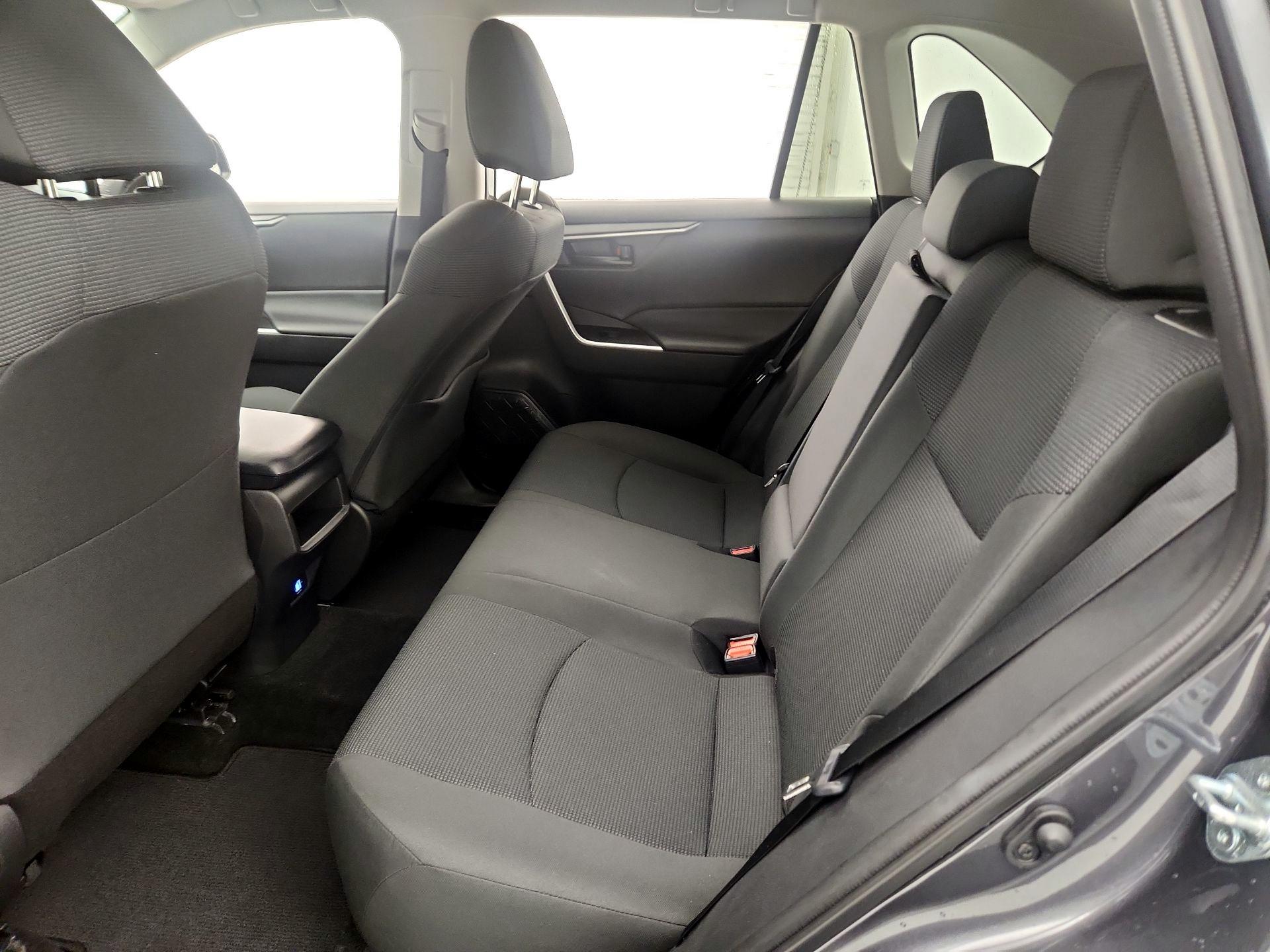 Thumbnail: 2021 Toyota RAV4 - 19
