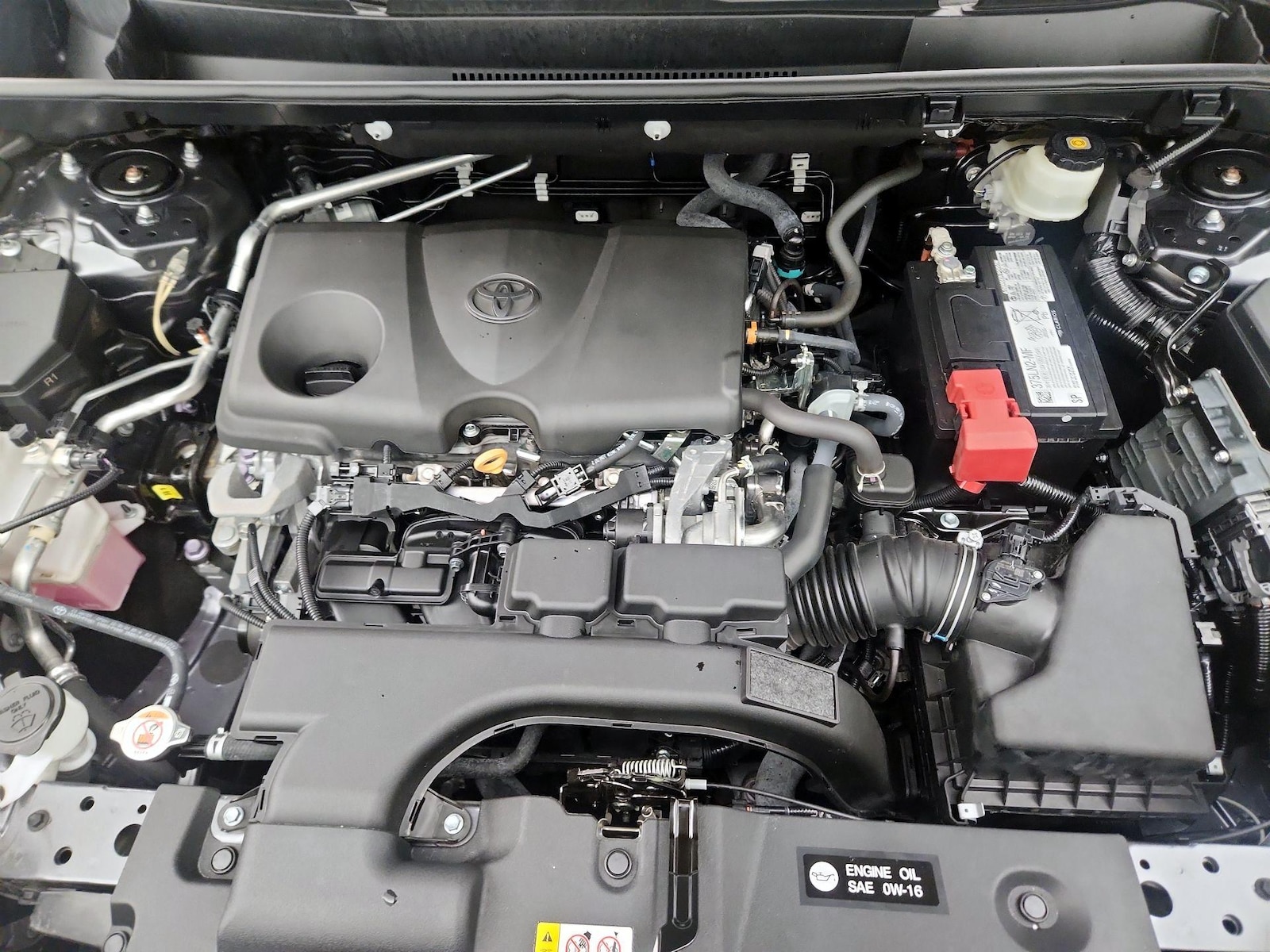 2021 Toyota RAV4 LE - Photo 22