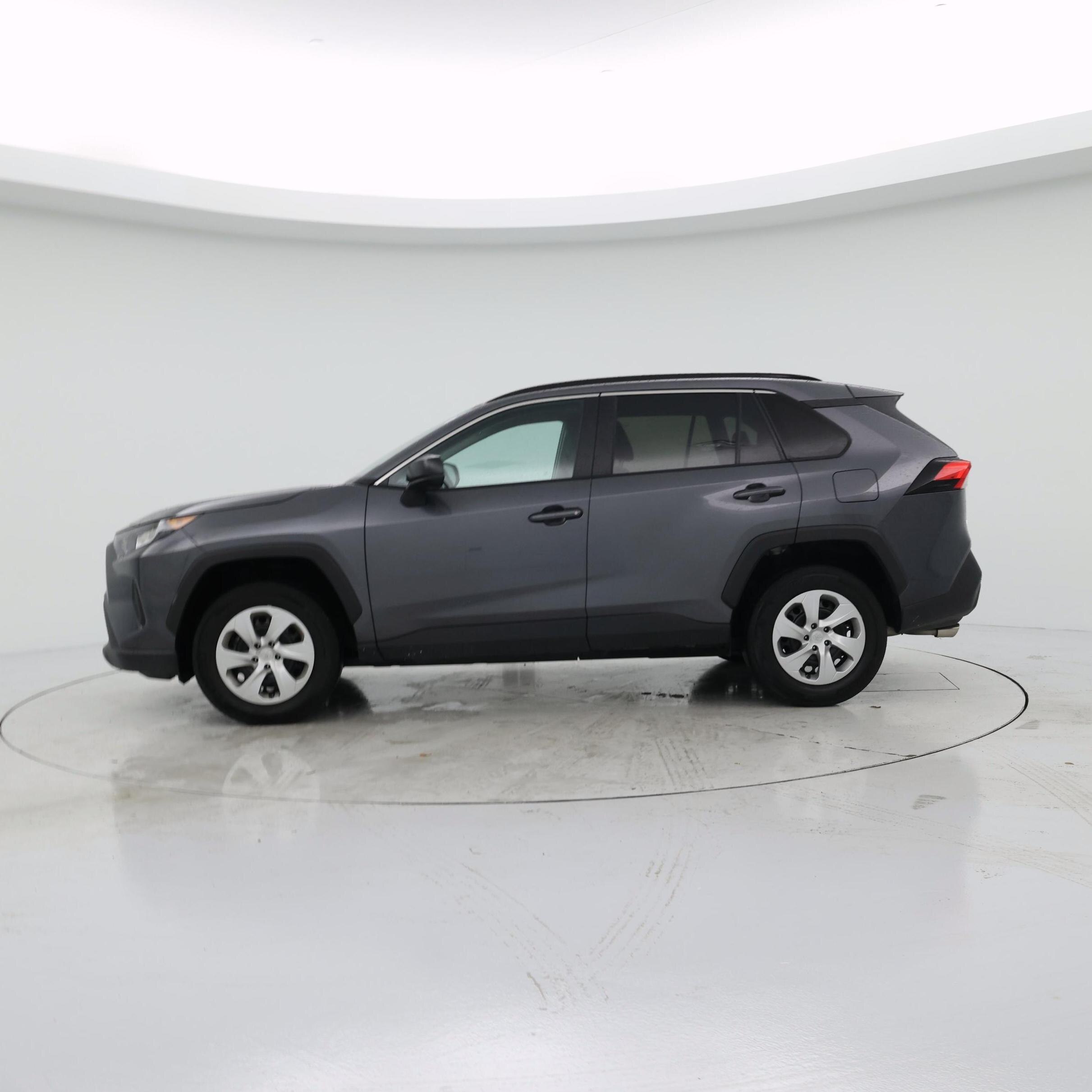 Thumbnail: 2021 Toyota RAV4 - 3