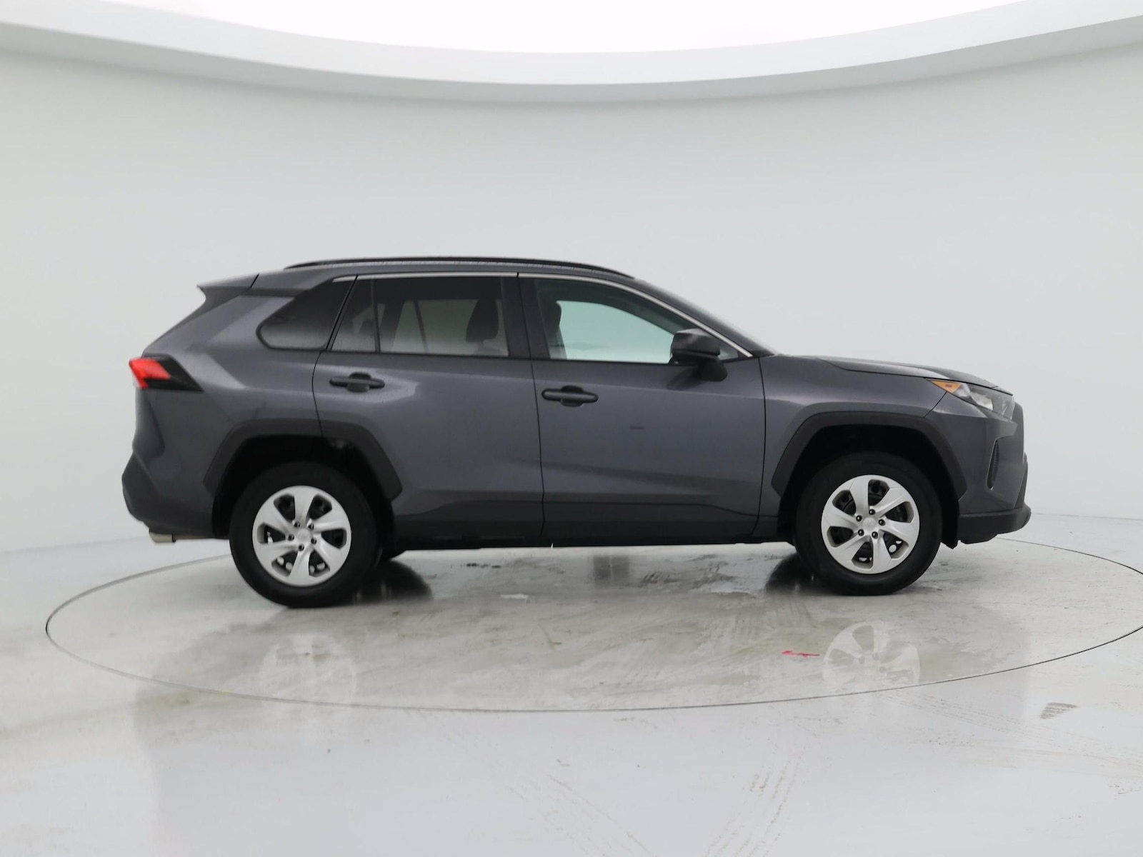 2021 Toyota RAV4 LE - Photo 8