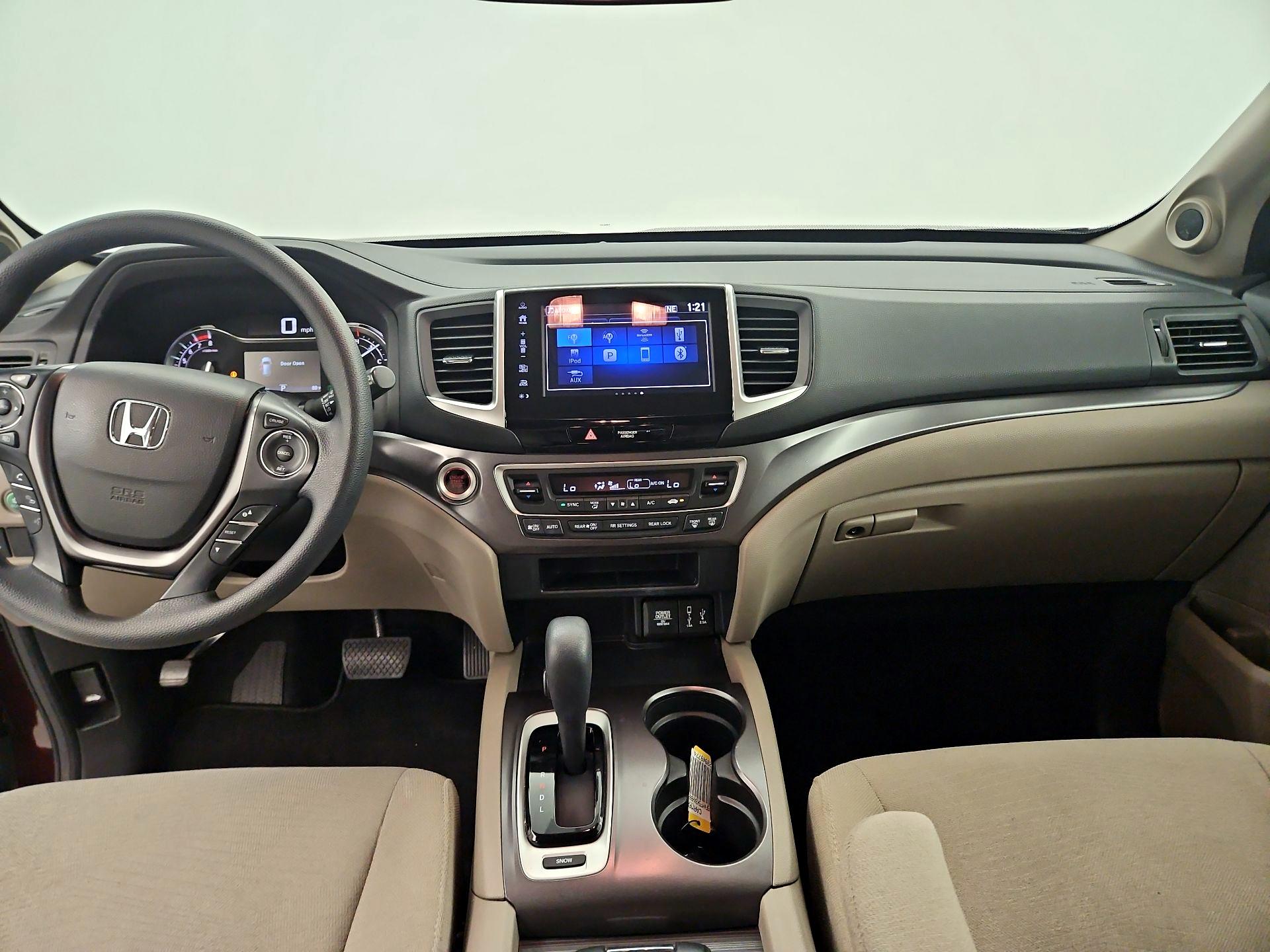 Thumbnail: 2017 Honda Pilot - 9