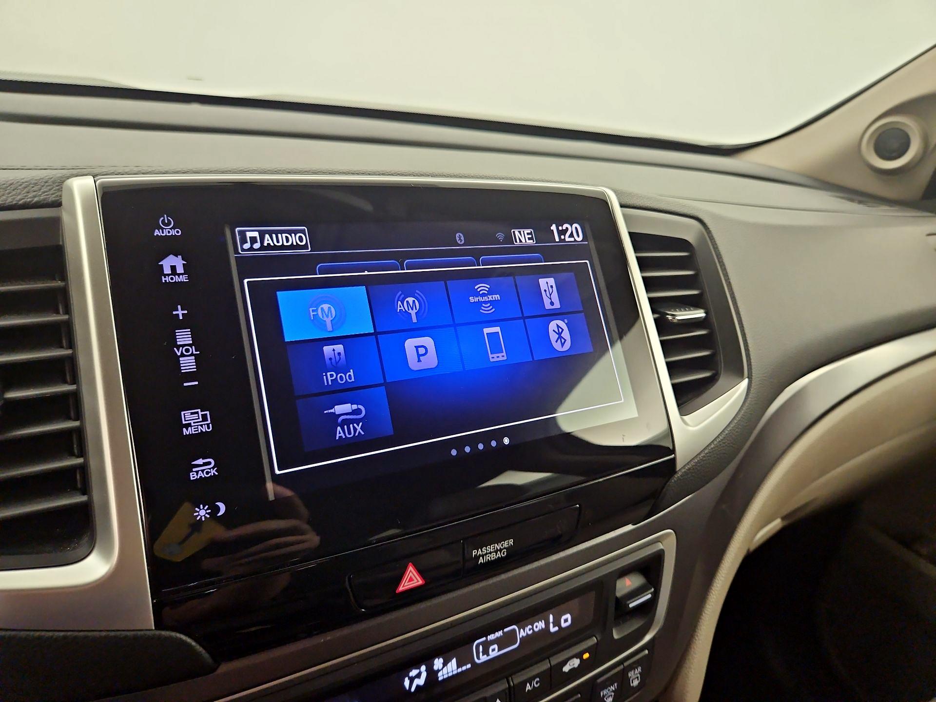 Thumbnail: 2017 Honda Pilot - 15