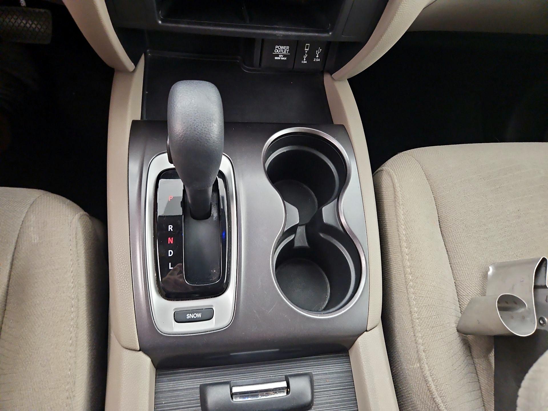 Thumbnail: 2017 Honda Pilot - 17