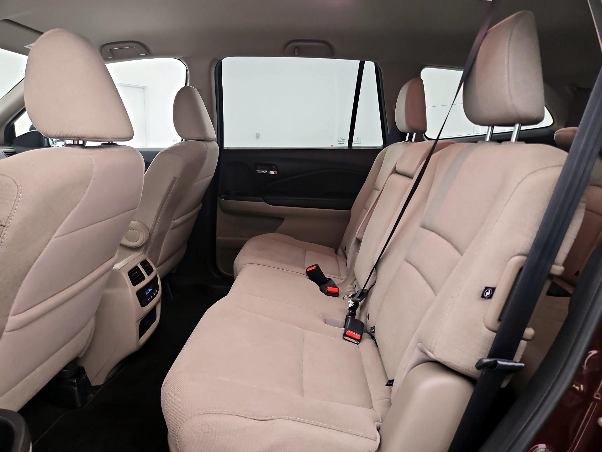 Thumbnail: 2017 Honda Pilot - 19