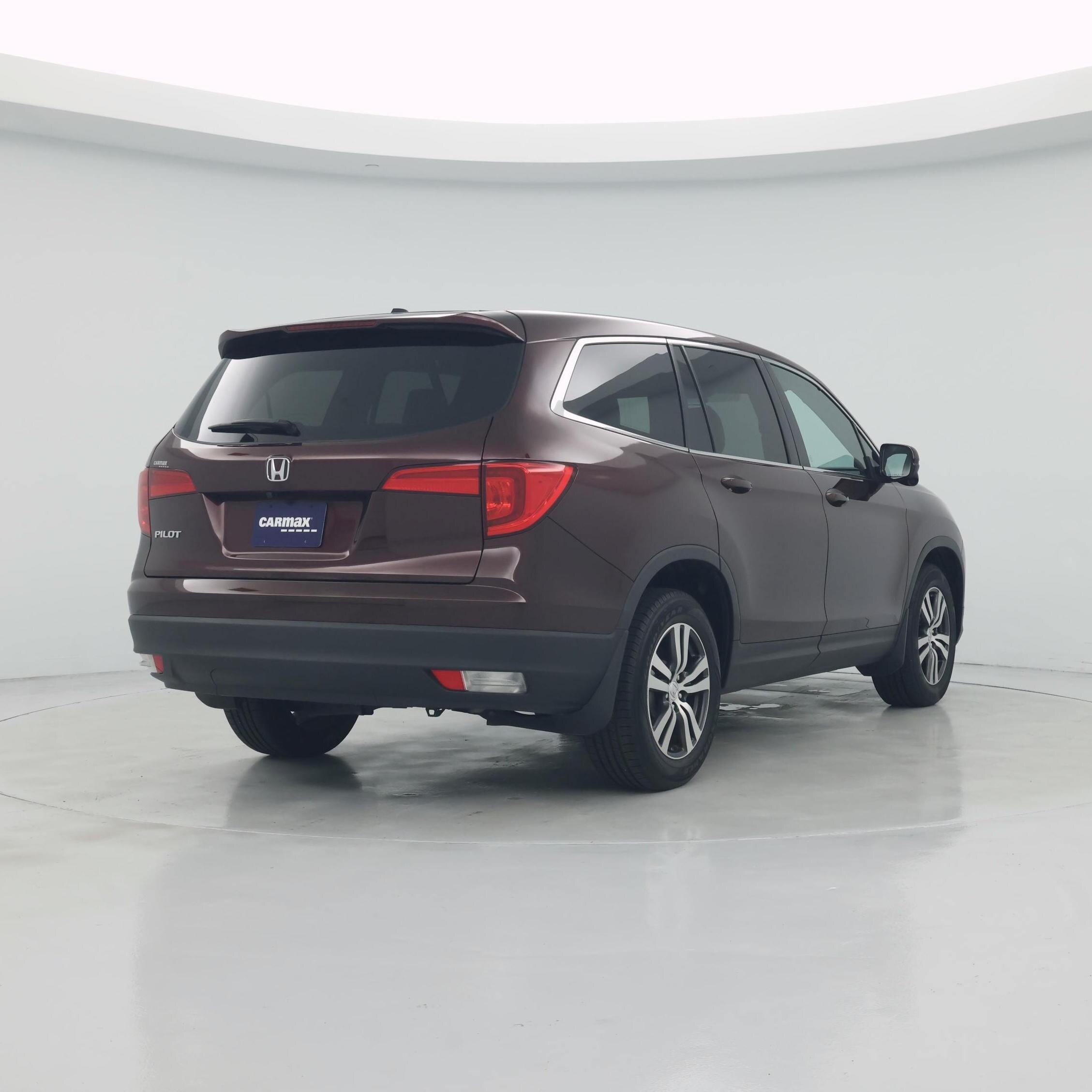 Thumbnail: 2017 Honda Pilot - 8