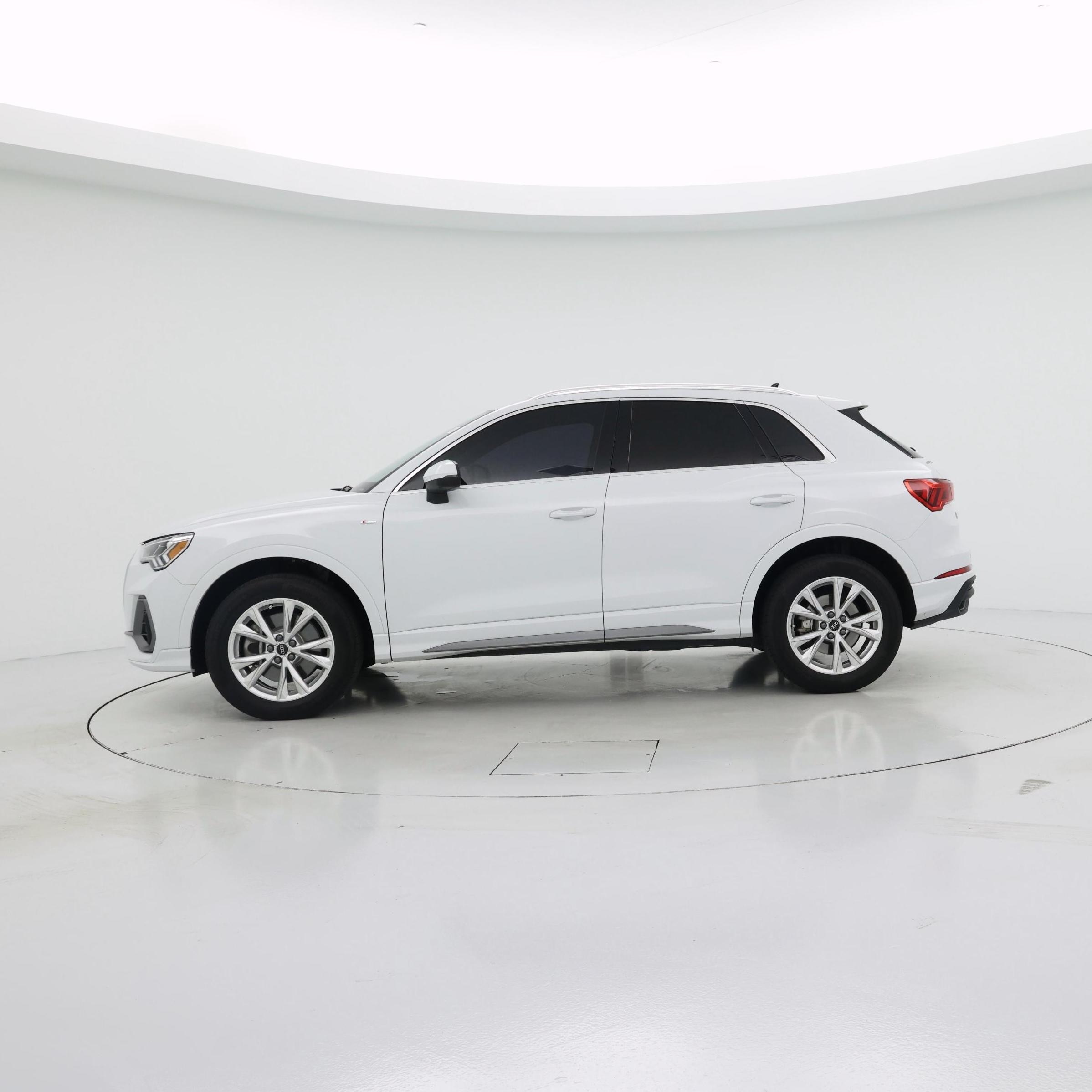 Thumbnail: 2024 Audi Q3 - 3