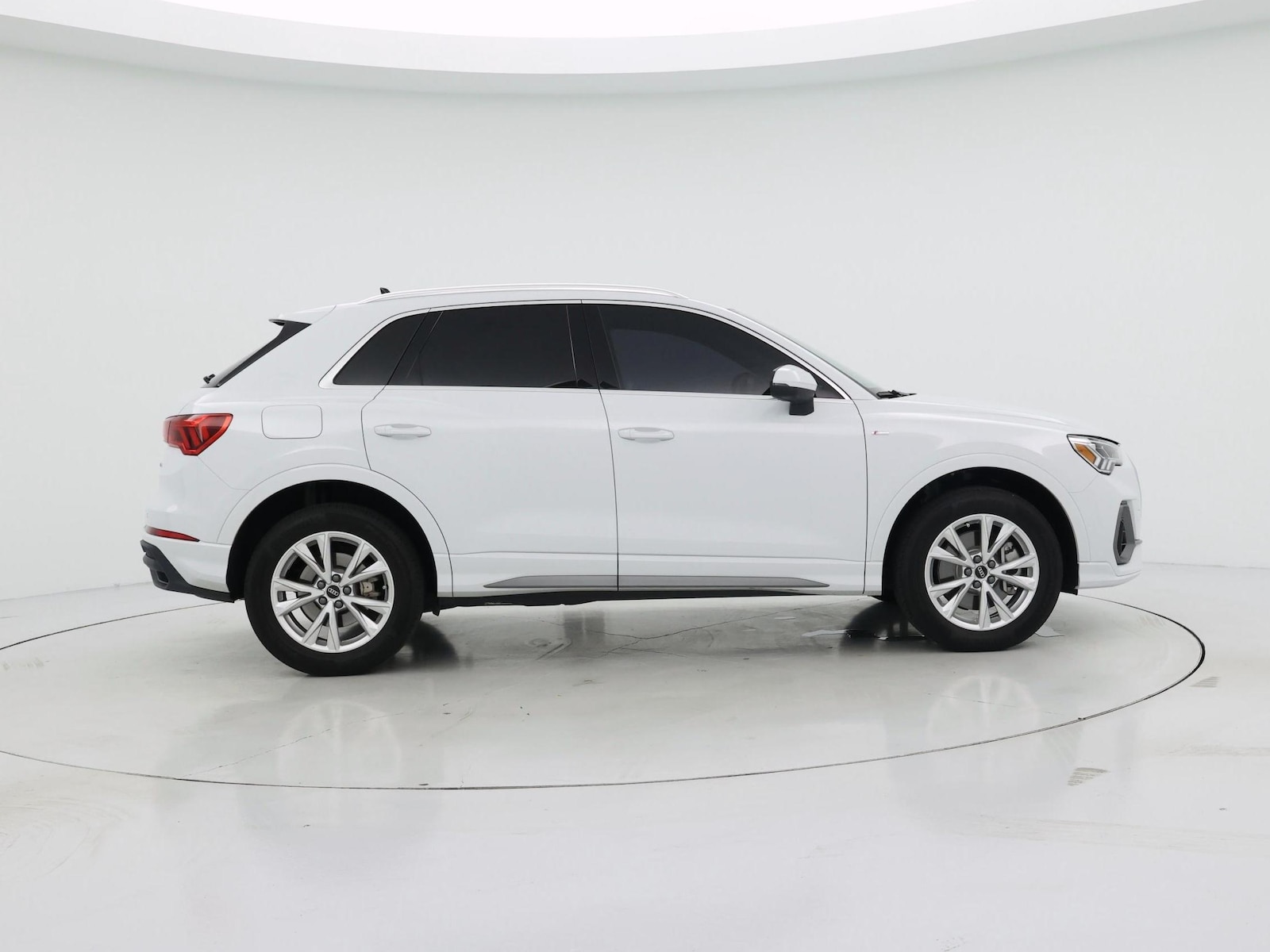 2024 Audi Q3 S Line Premium Plus - Photo 8
