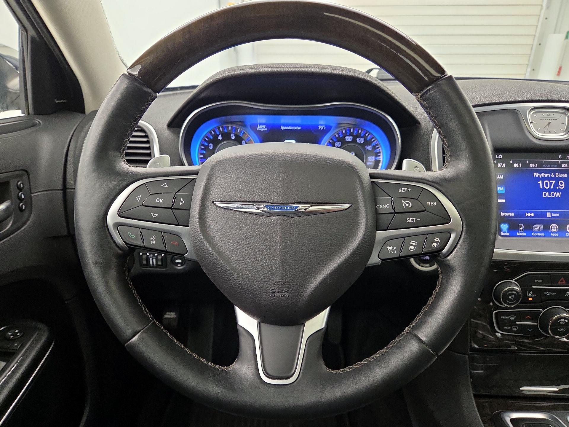 Thumbnail: 2016 Chrysler 300 - 10