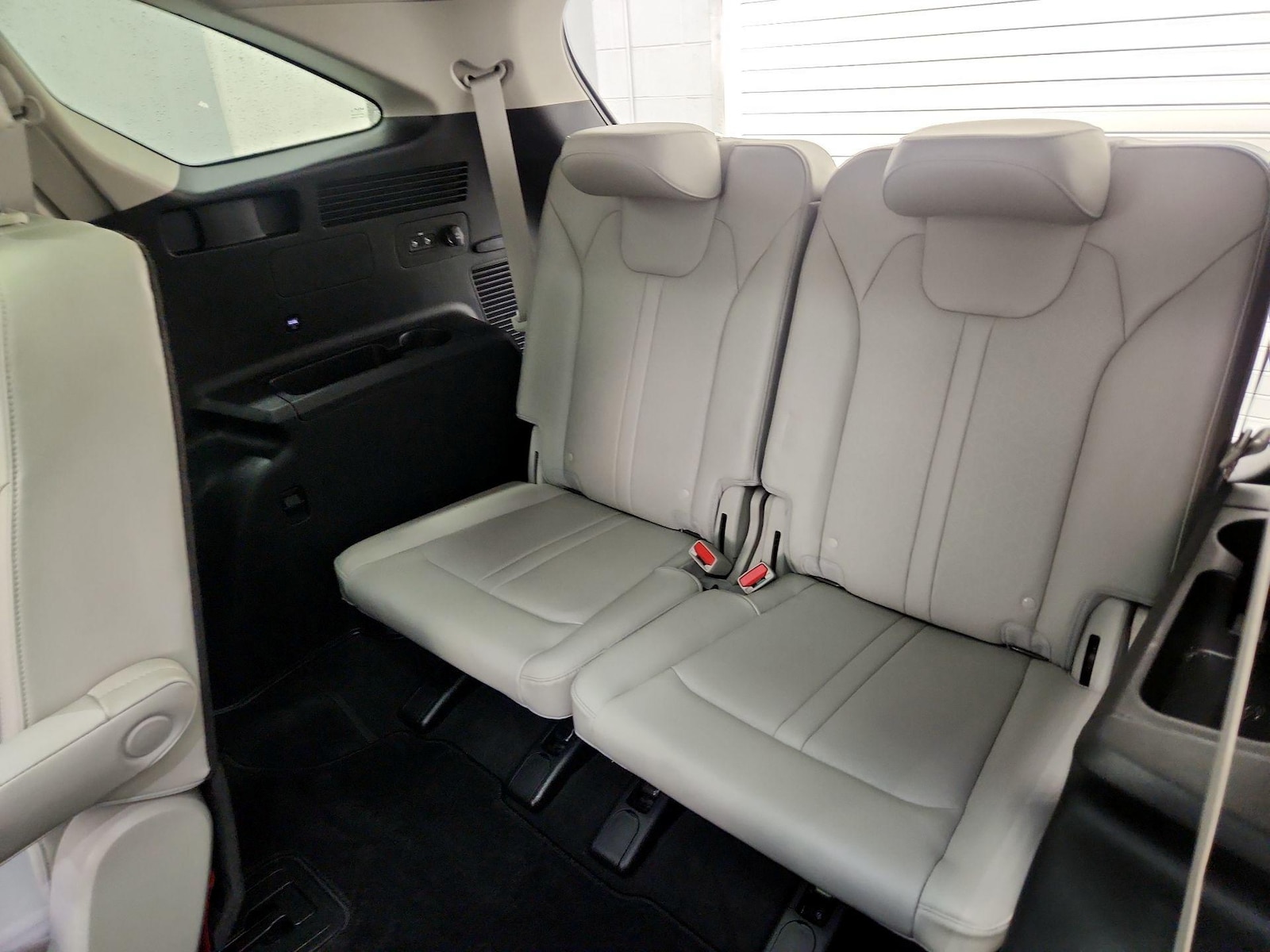 2023 Kia Sorento SX - Photo 23