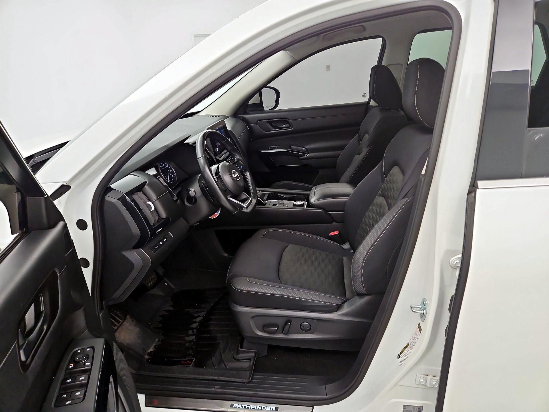 Thumbnail: 2023 Nissan Pathfinder - 11