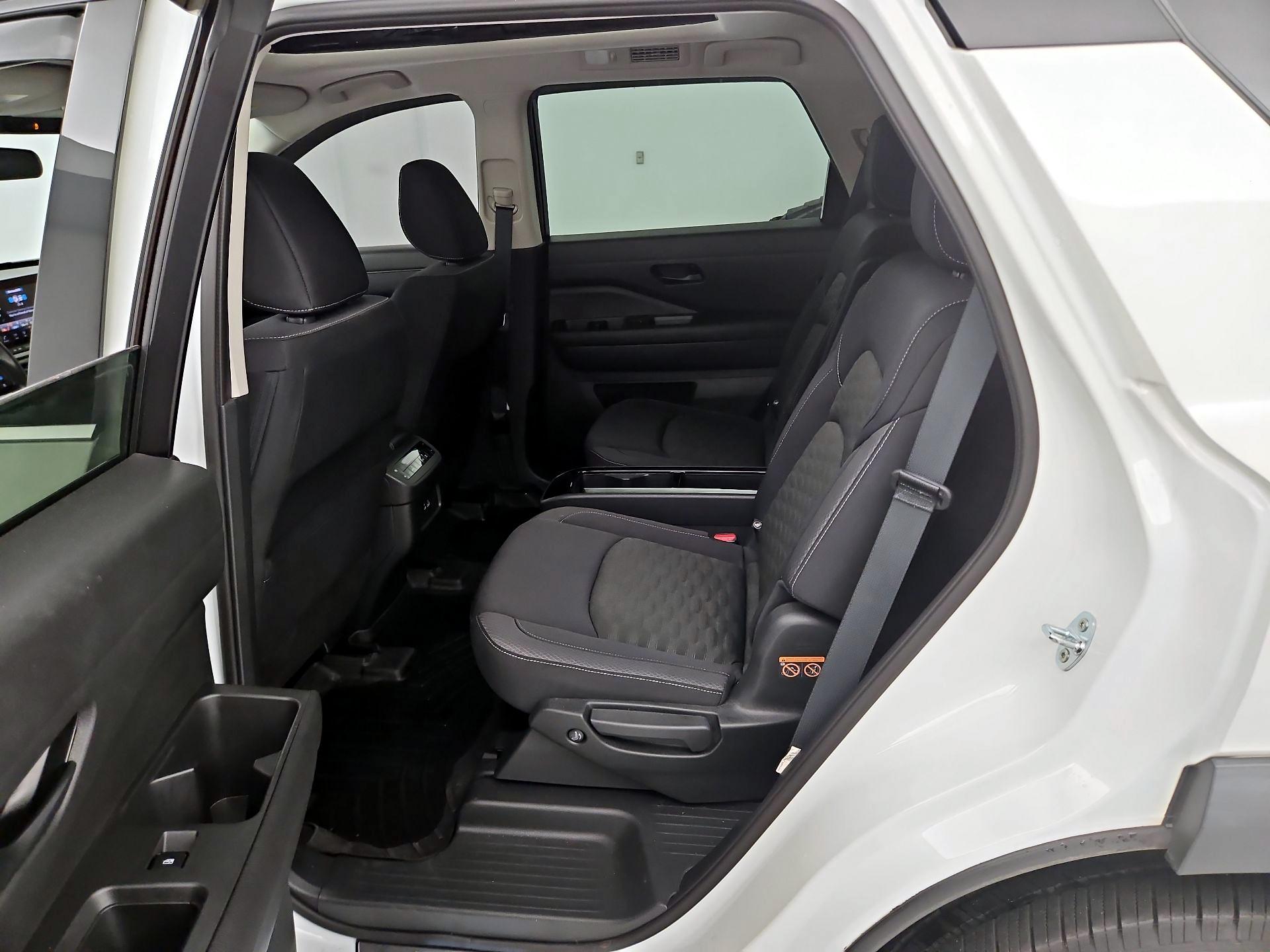 Thumbnail: 2023 Nissan Pathfinder - 20