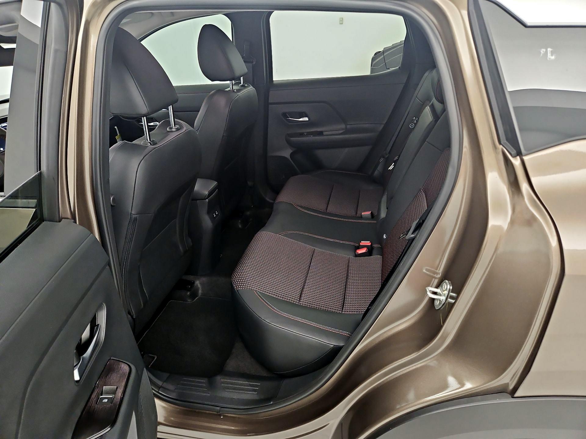 Thumbnail: 2026 Nissan Kicks - 19