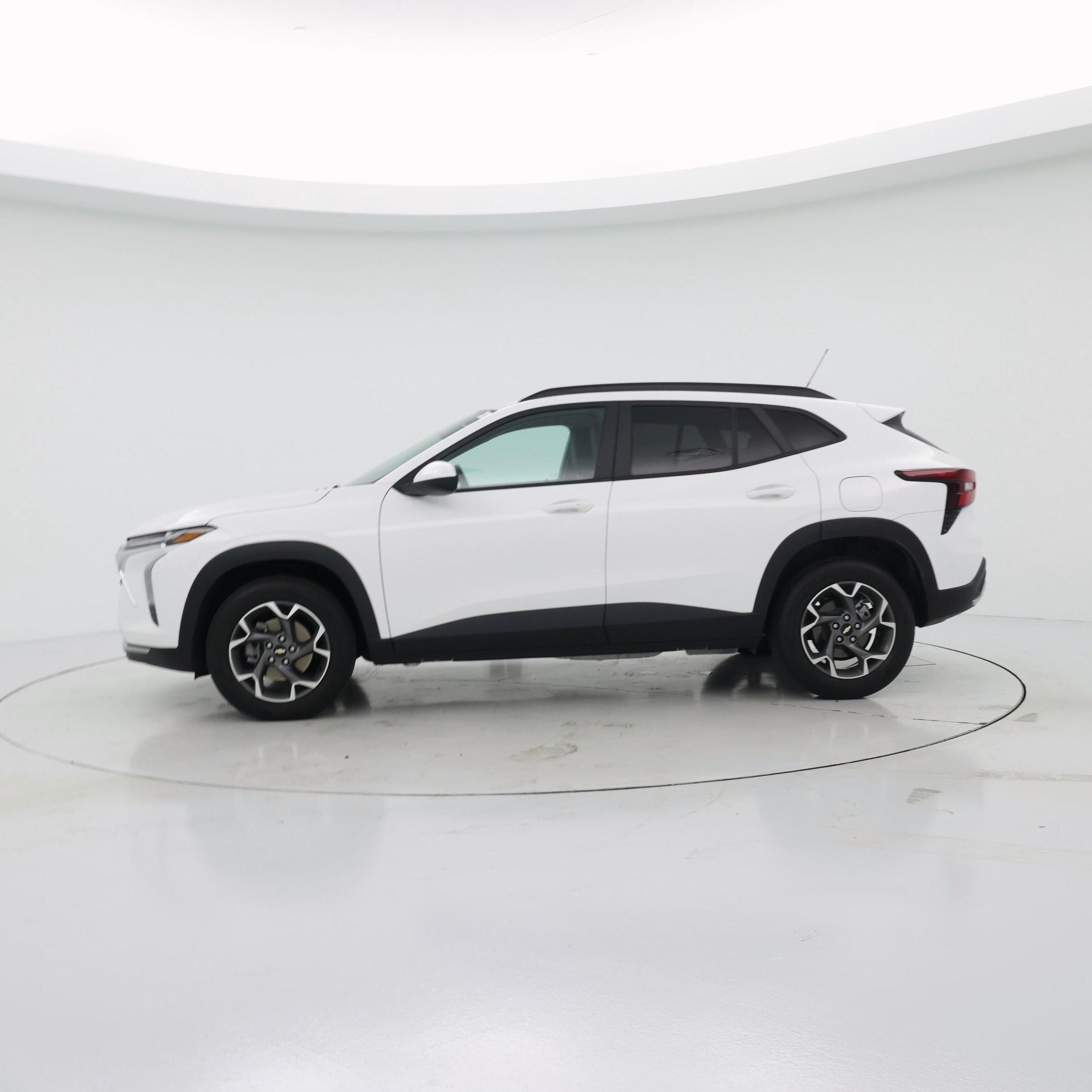 Thumbnail: 2024 Chevrolet Trax - 3
