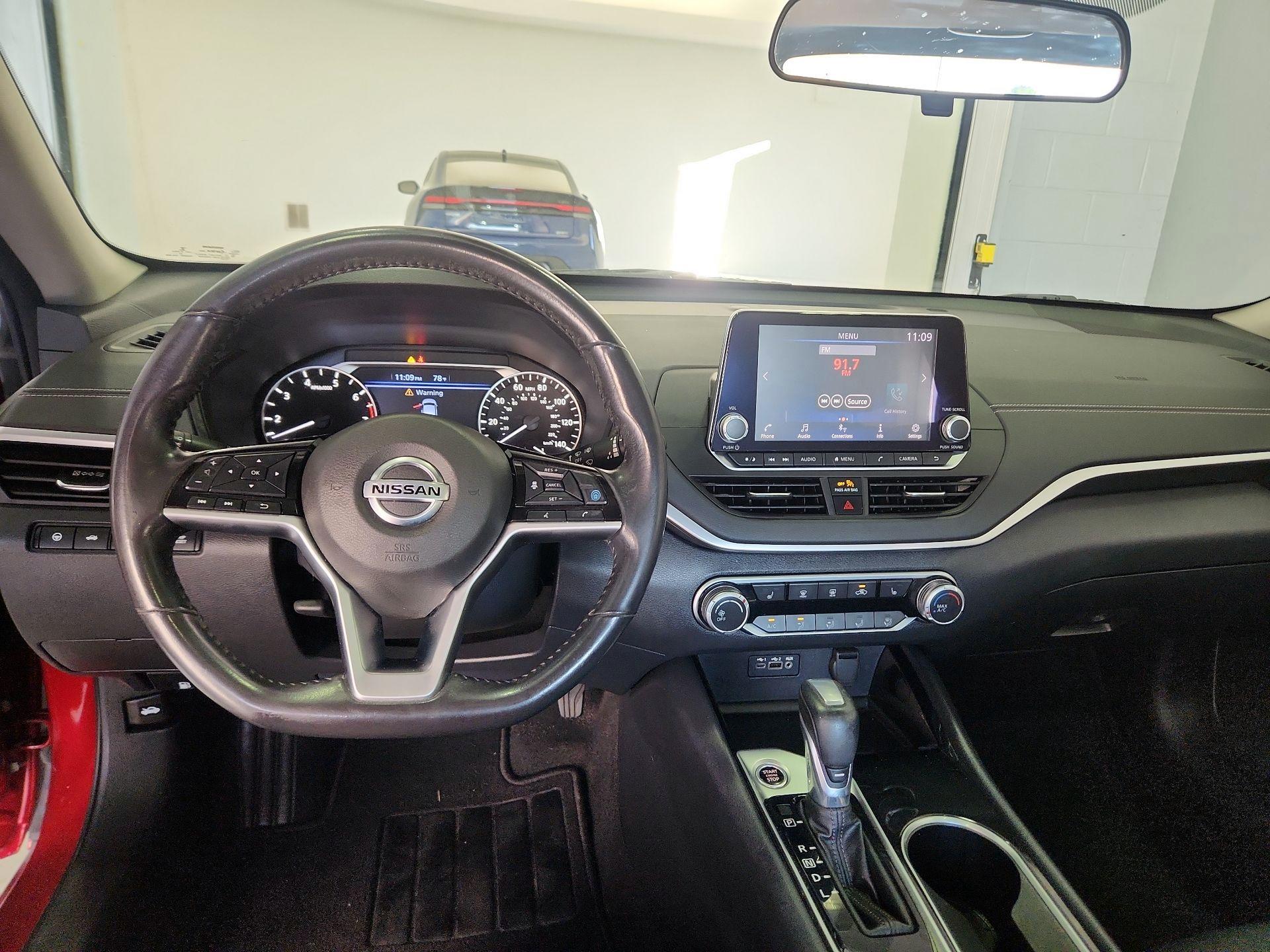Thumbnail: 2021 Nissan Altima - 9