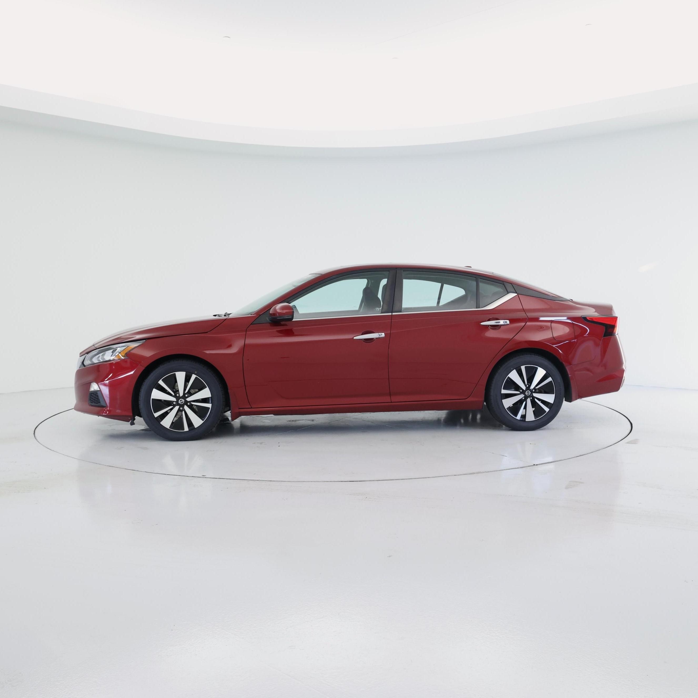 Thumbnail: 2021 Nissan Altima - 3
