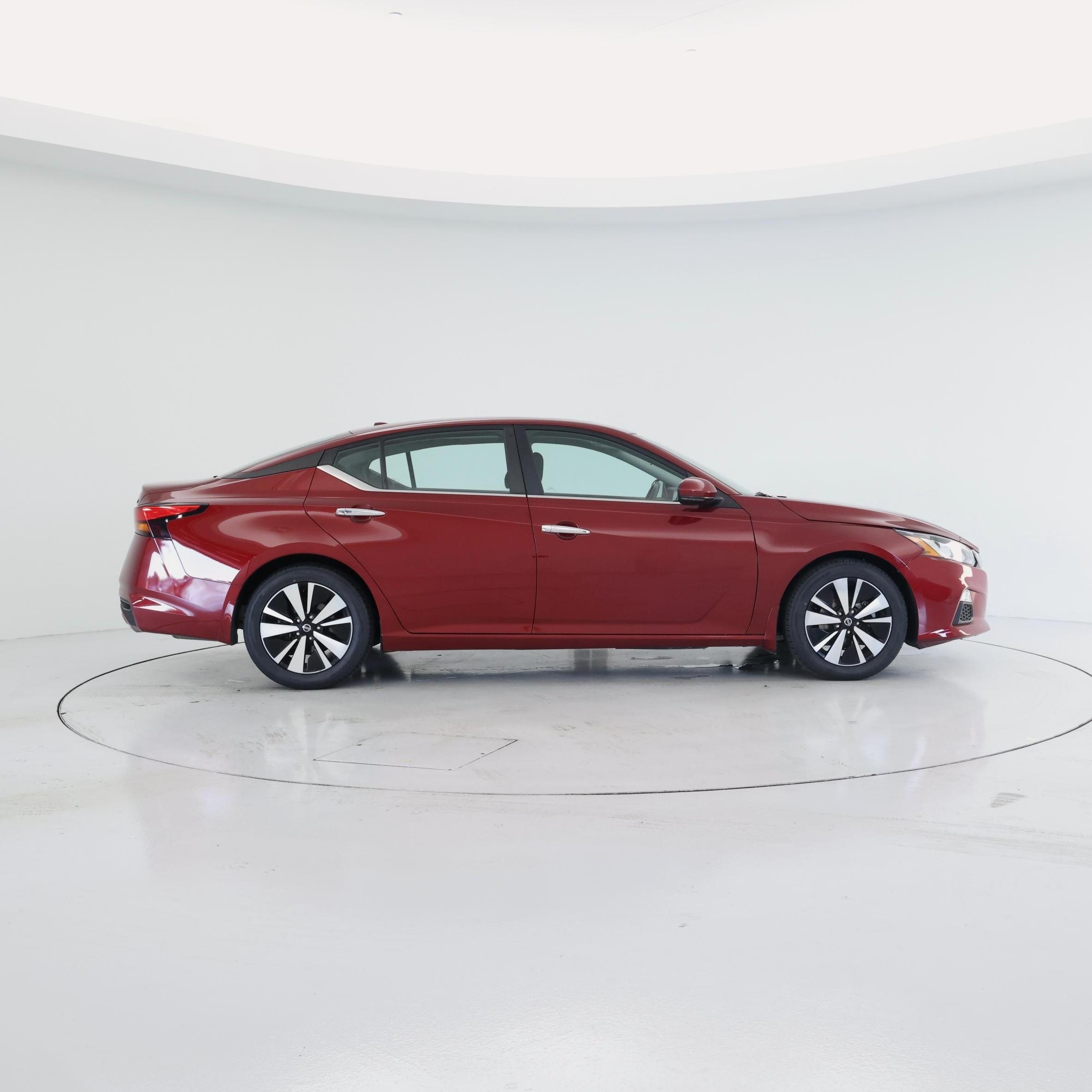 Thumbnail: 2021 Nissan Altima - 7