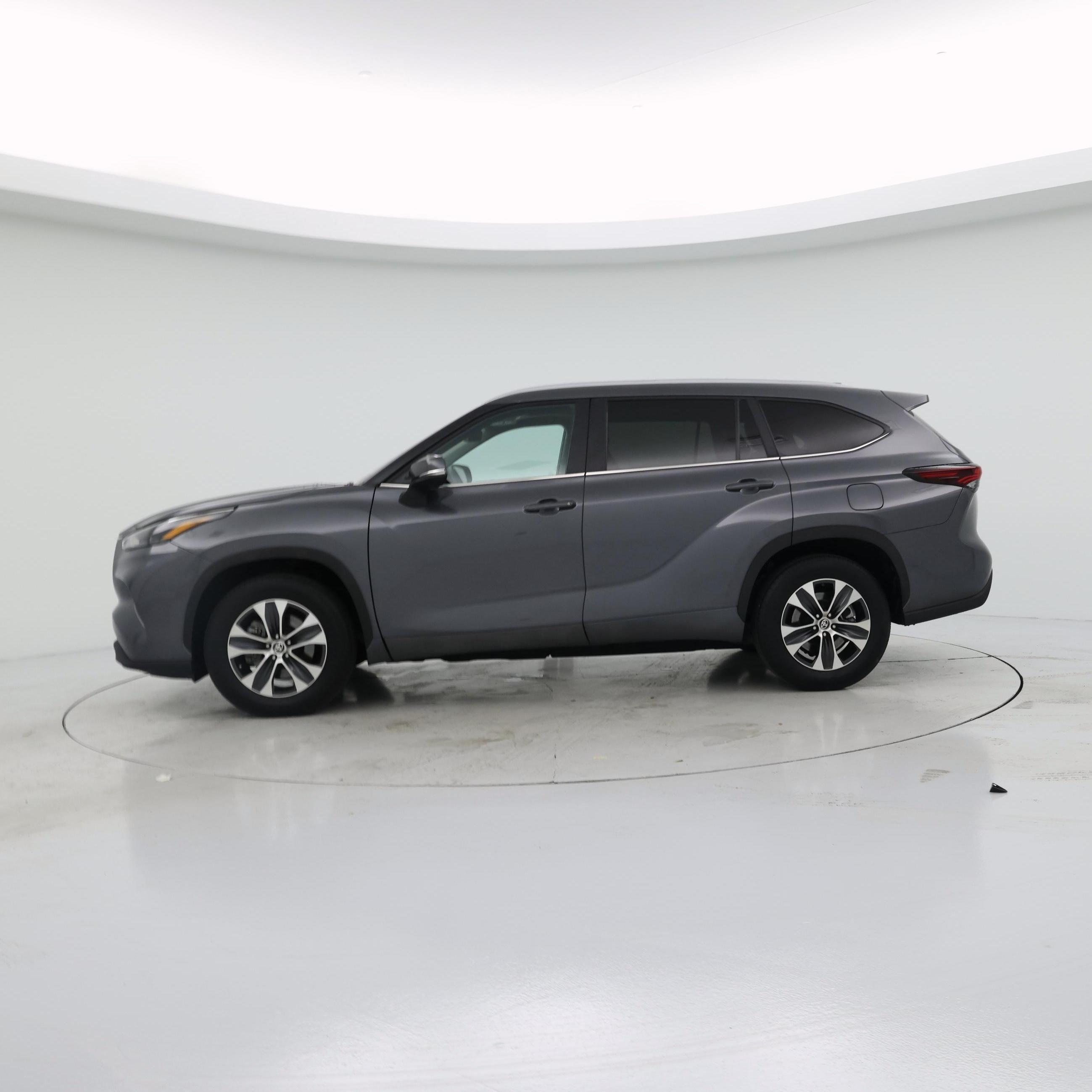 Thumbnail: 2025 Toyota Highlander - 3