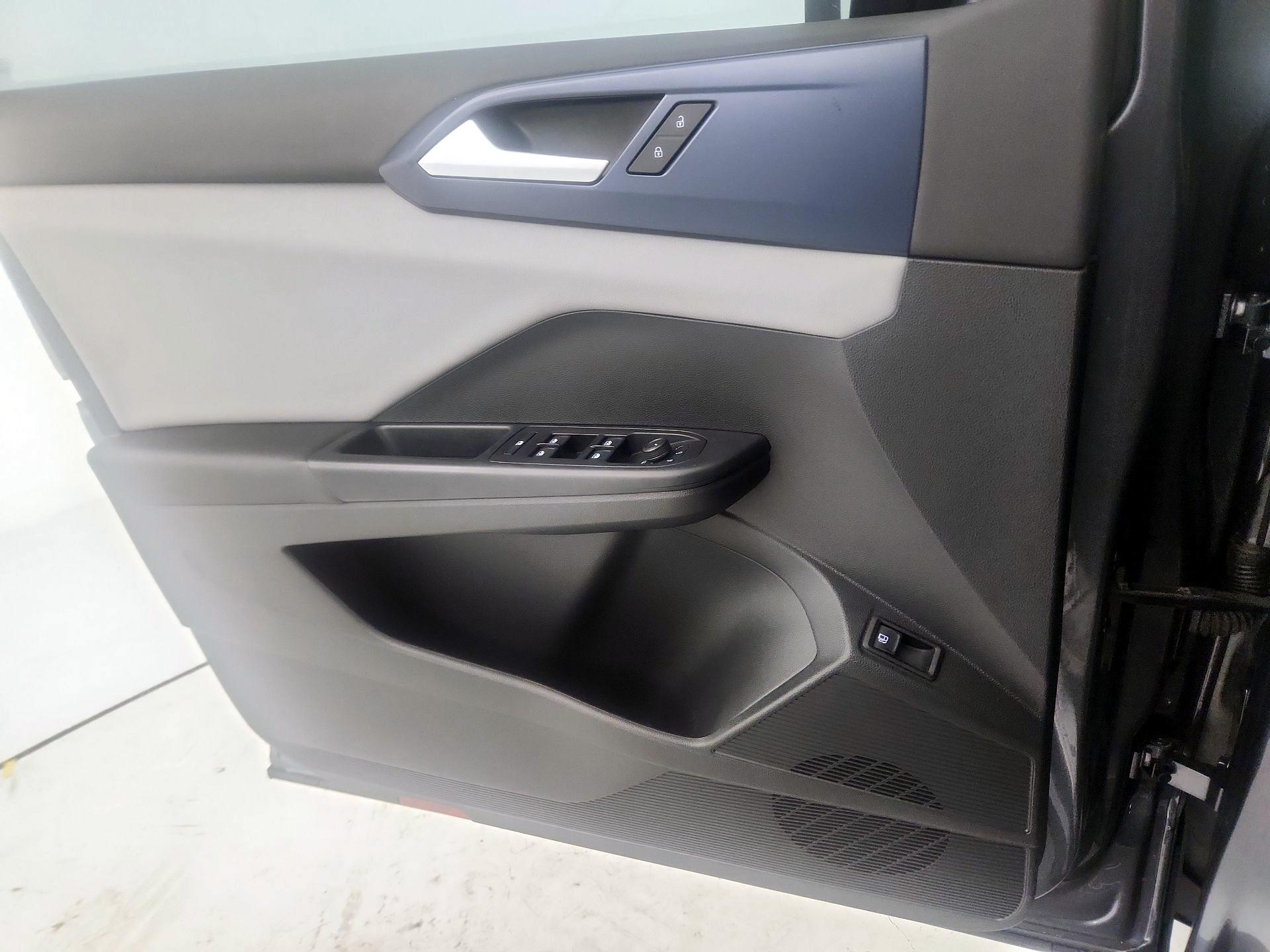 Thumbnail: 2022 Volkswagen Taos - 12