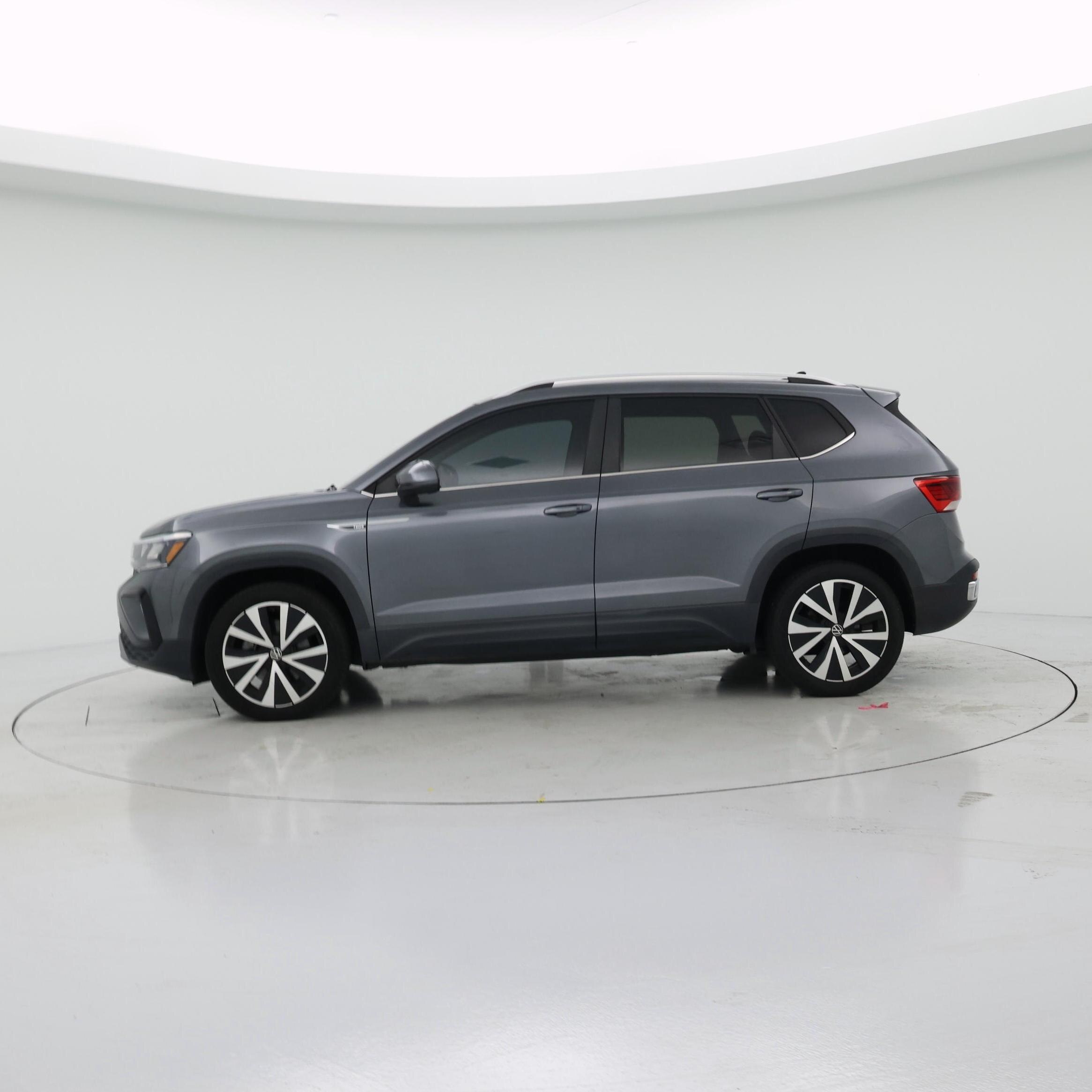 Thumbnail: 2022 Volkswagen Taos - 3