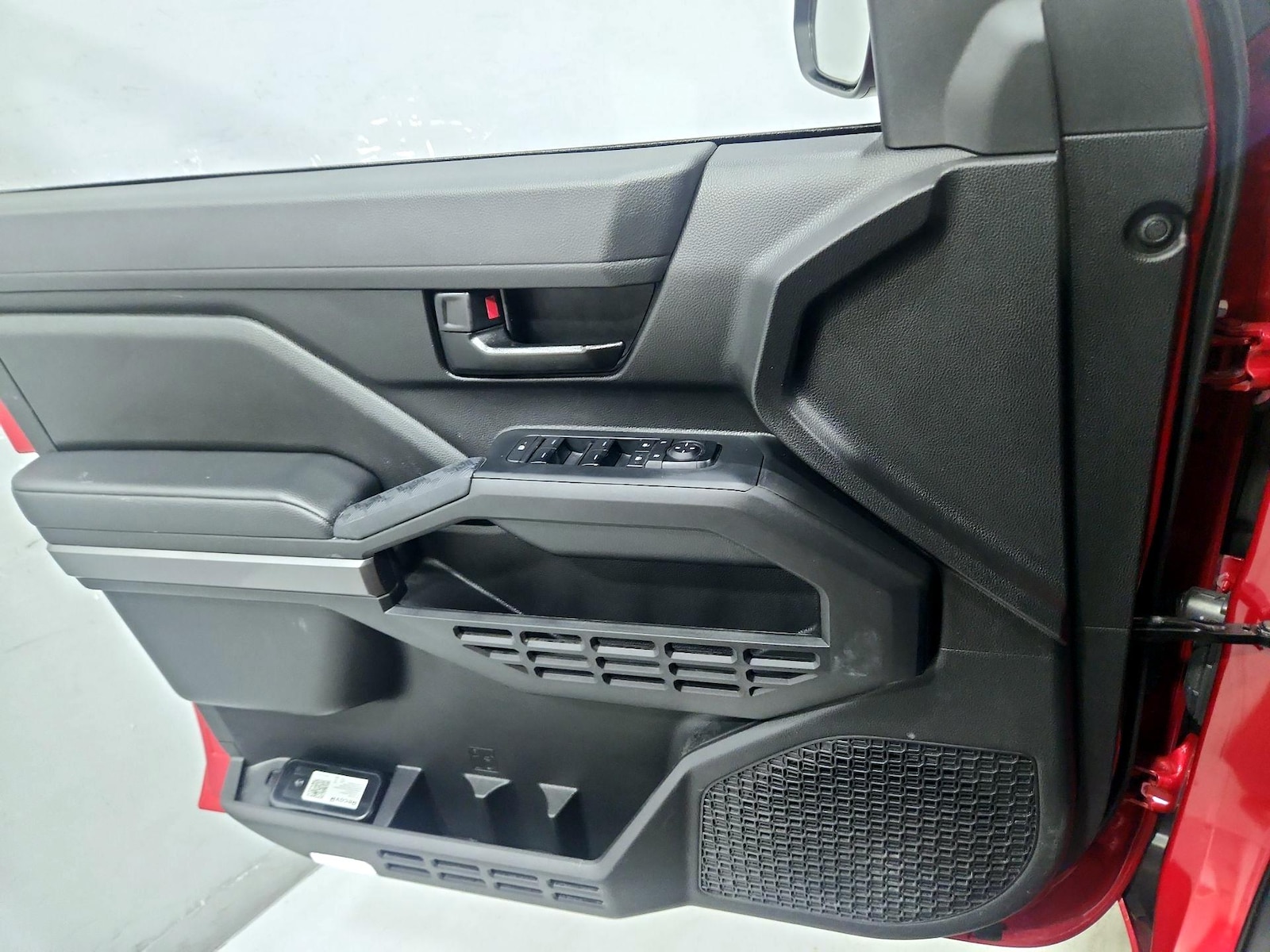 2025 Toyota Tacoma SR5 - Photo 13