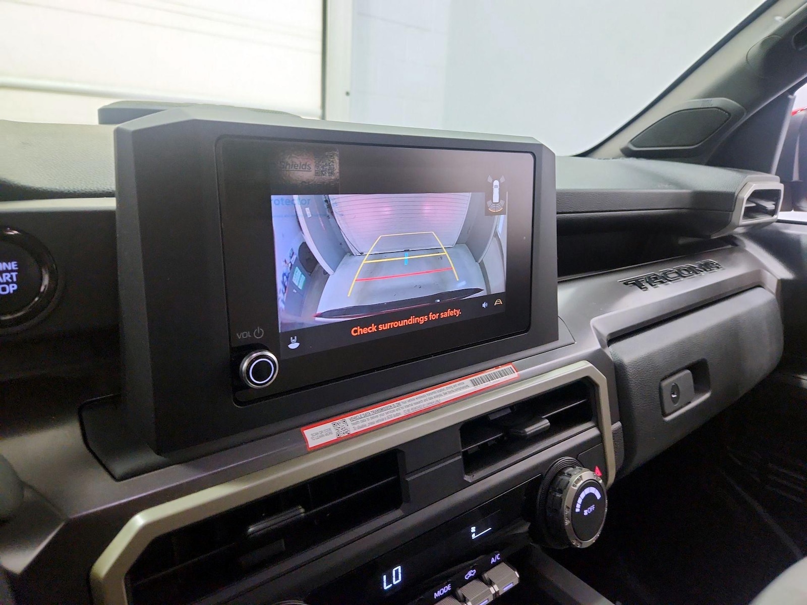 2025 Toyota Tacoma SR5 - Photo 16