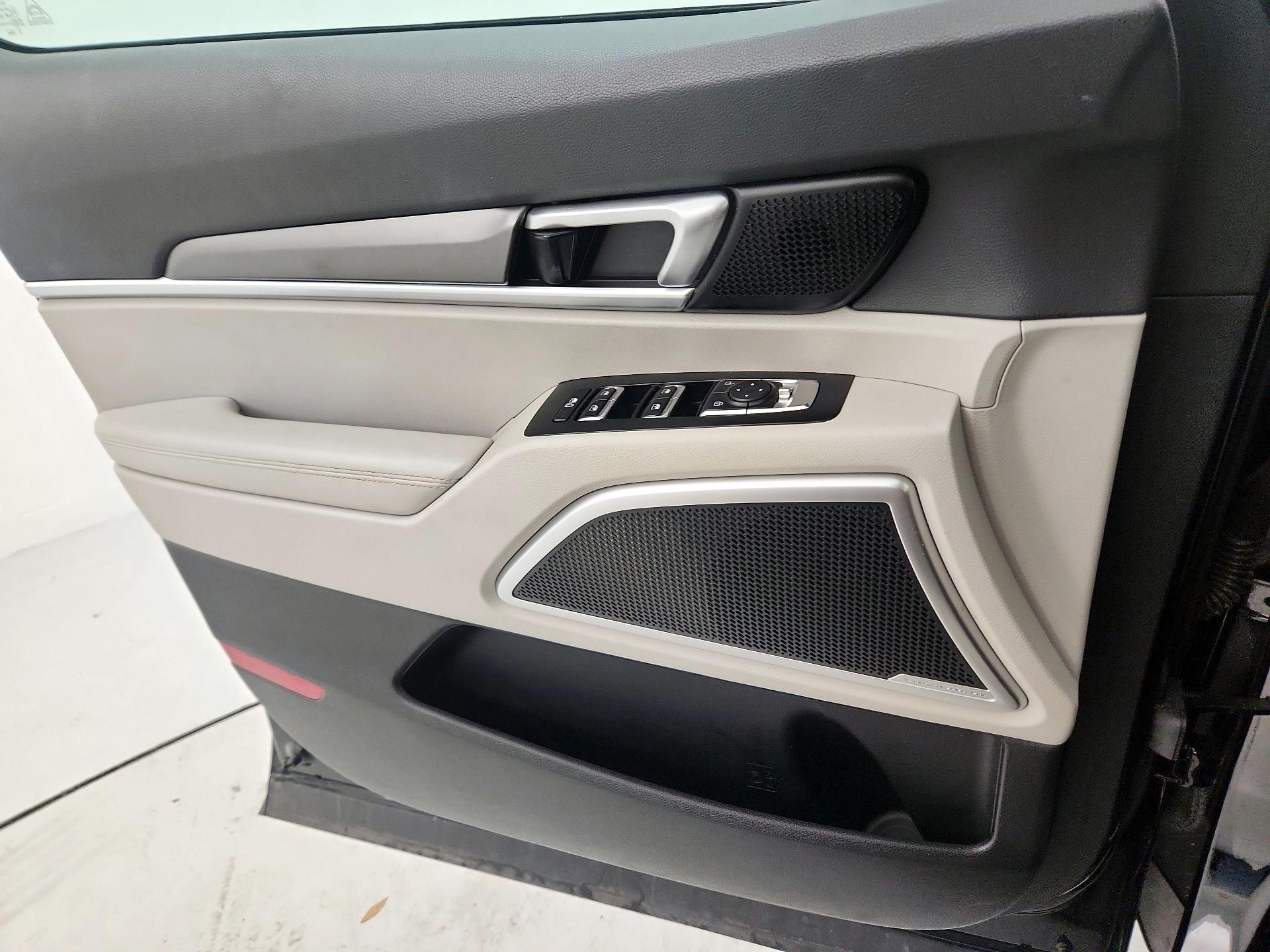 Thumbnail: 2022 Kia Telluride - 12