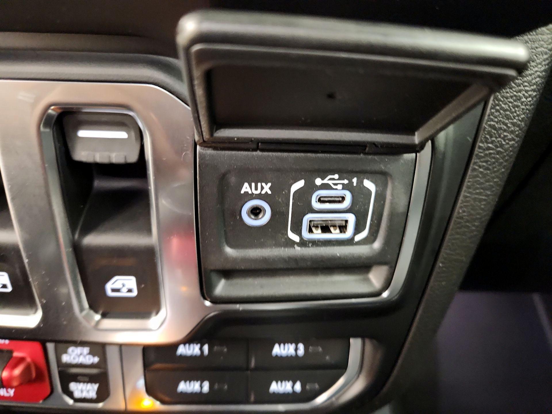 Thumbnail: 2022 Jeep Wrangler - 19