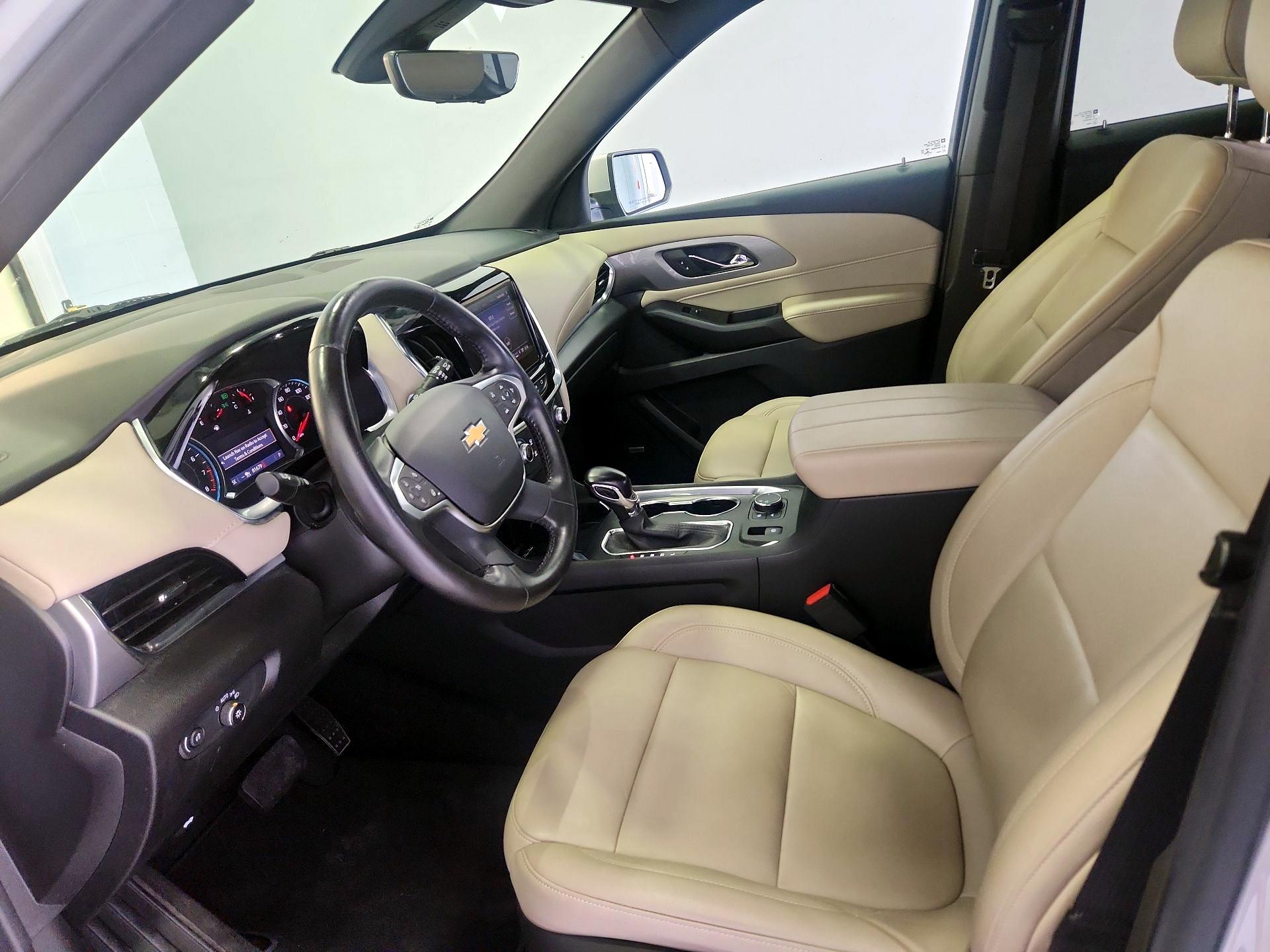 Thumbnail: 2022 Chevrolet Traverse - 11