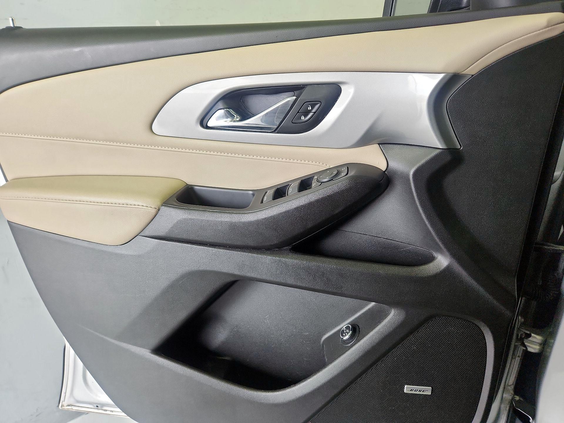 Thumbnail: 2022 Chevrolet Traverse - 12