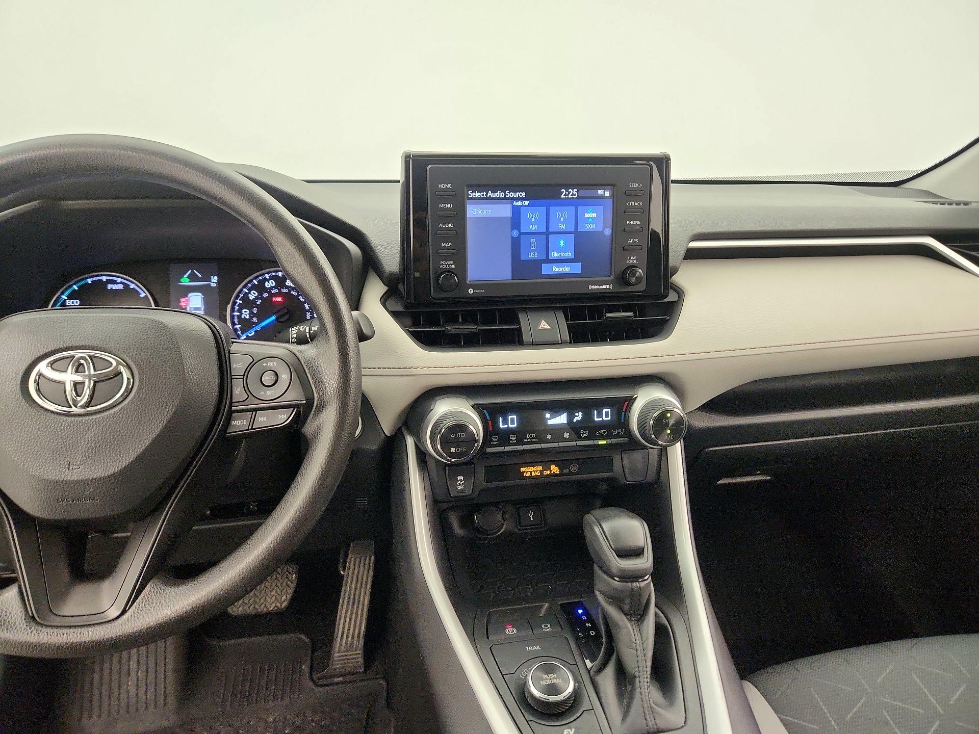 Thumbnail: 2022 Toyota RAV4 - 9