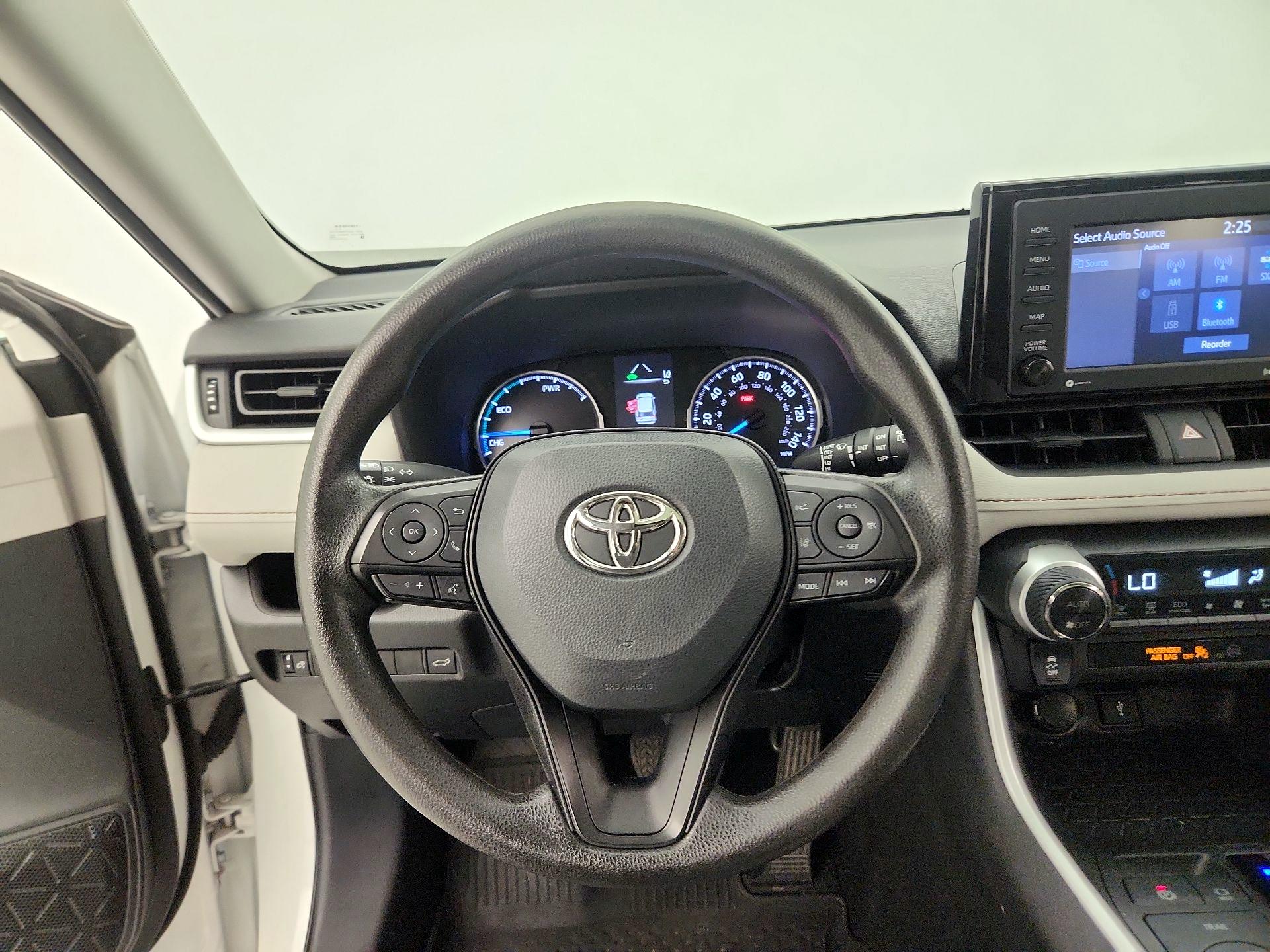 Thumbnail: 2022 Toyota RAV4 - 10